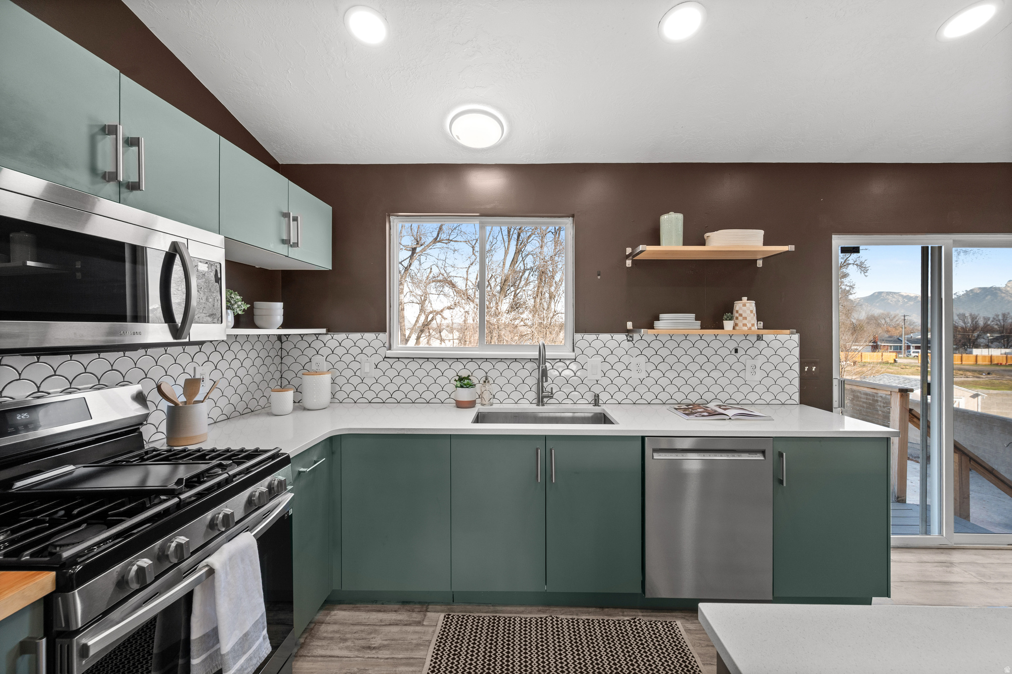 CHERRY HOLLOW - Residential