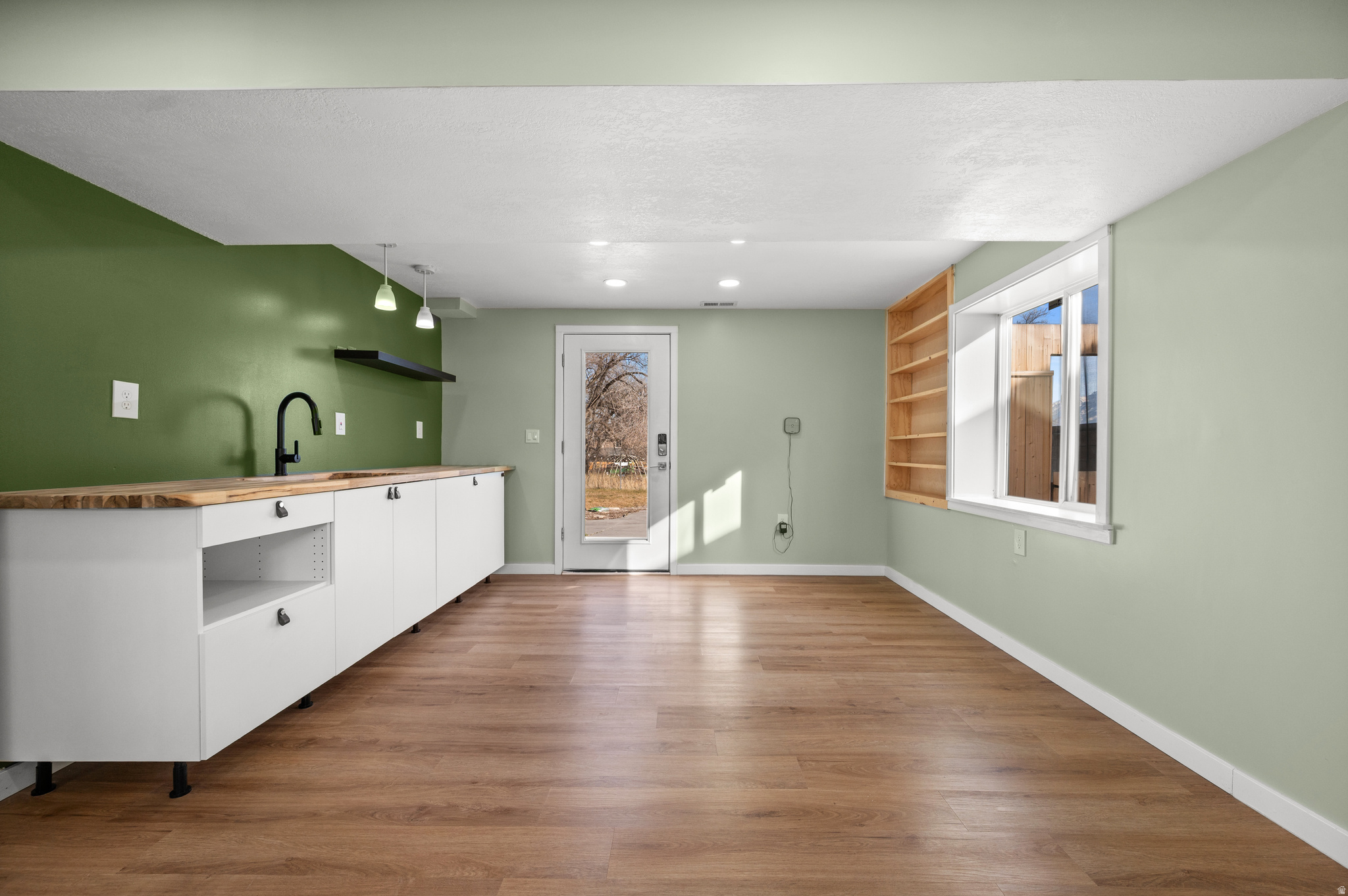 CHERRY HOLLOW - Residential