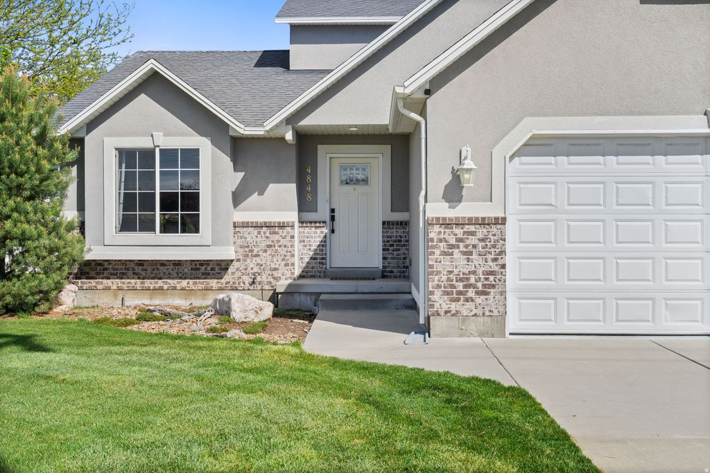 Photo of 4848 S 3200 W, Roy, UT 84067 (MLS # 2149422)