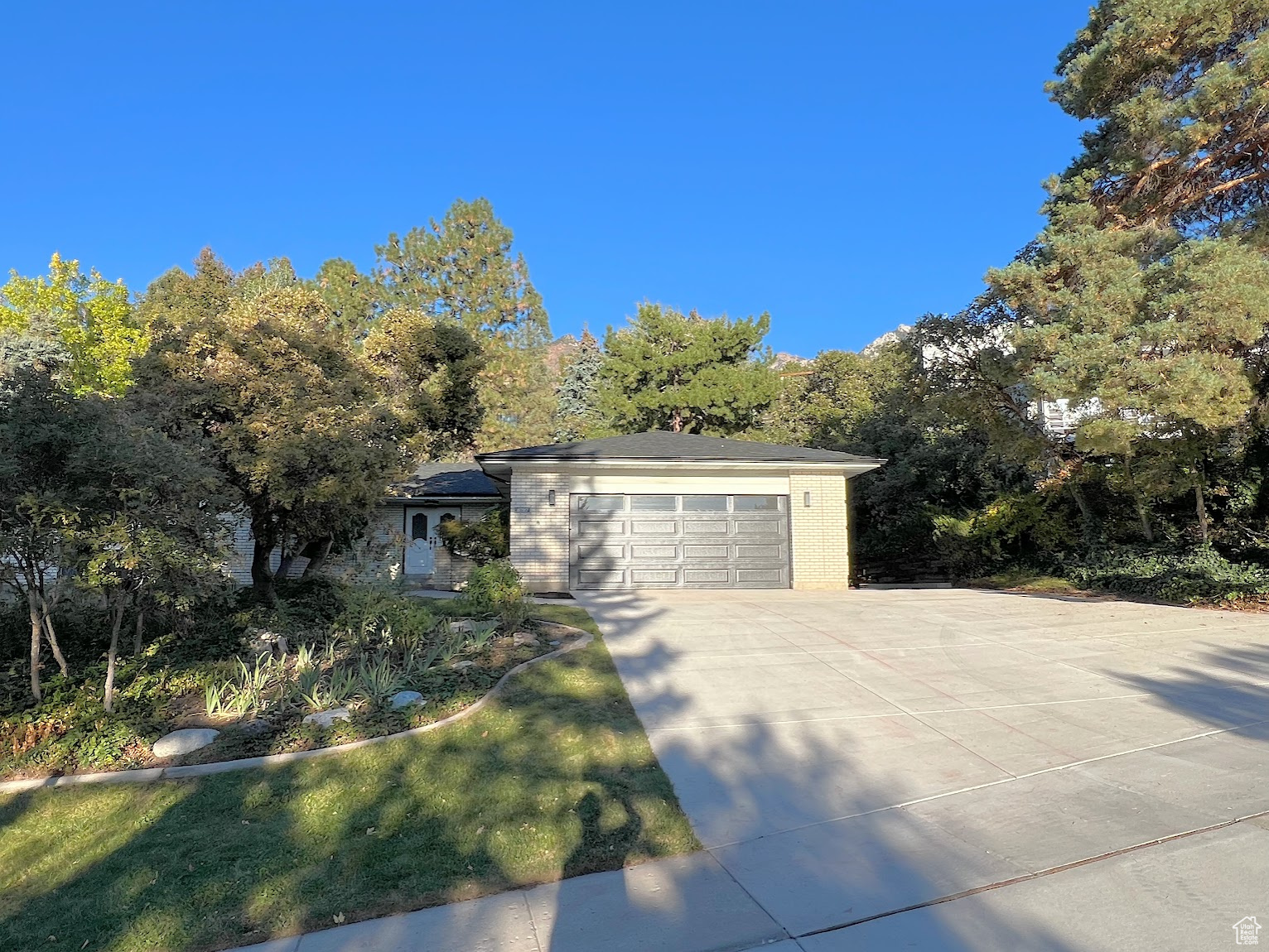 HIDDEN OAK ESTATES - Residential