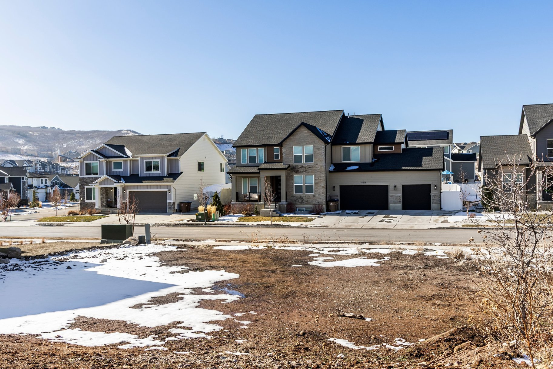 LONE-PEAK CANYON - Land