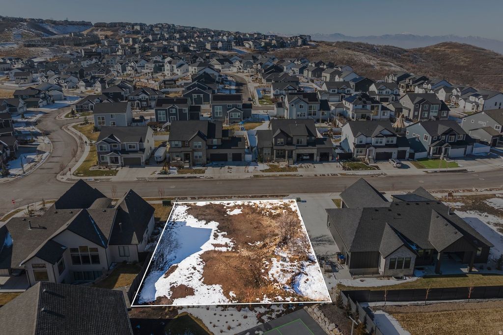 Photo of 14677 S CANYON POINTE RD E #4, Draper (UT Cnty), UT 84020 (MLS # 2131448)