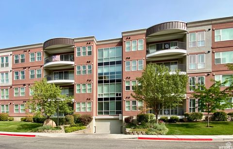 Photo of 925 S DONNER WAY E #3400, Salt Lake City, UT 84108 (MLS # 2139176)