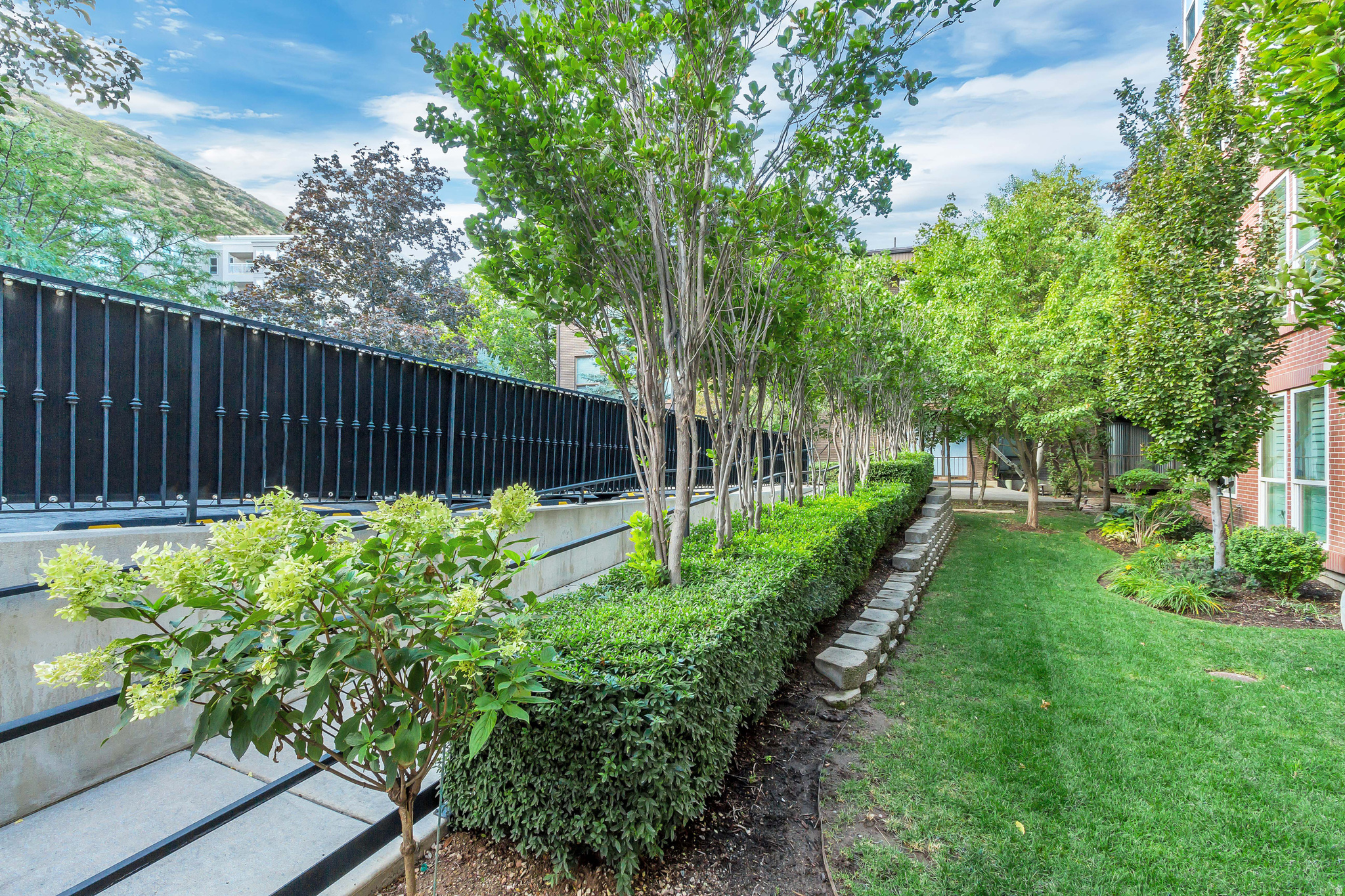 PRESIDENTIAL VILLAS - Residential