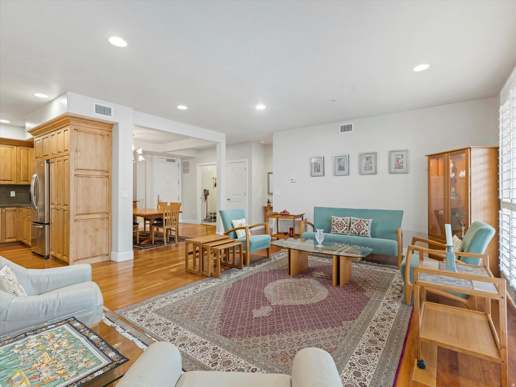 PRESIDENTIAL VILLAS - Residential