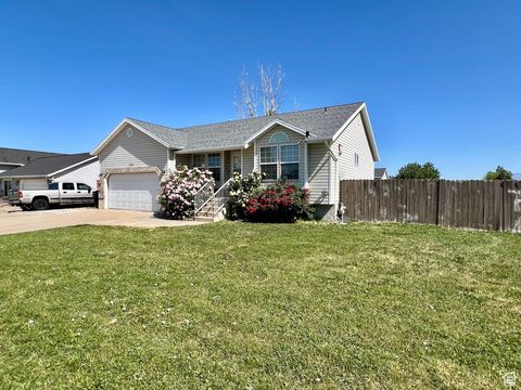 Tiny photo for 1174 W 1580 N, Clinton, UT 84015 (MLS # 2108582)