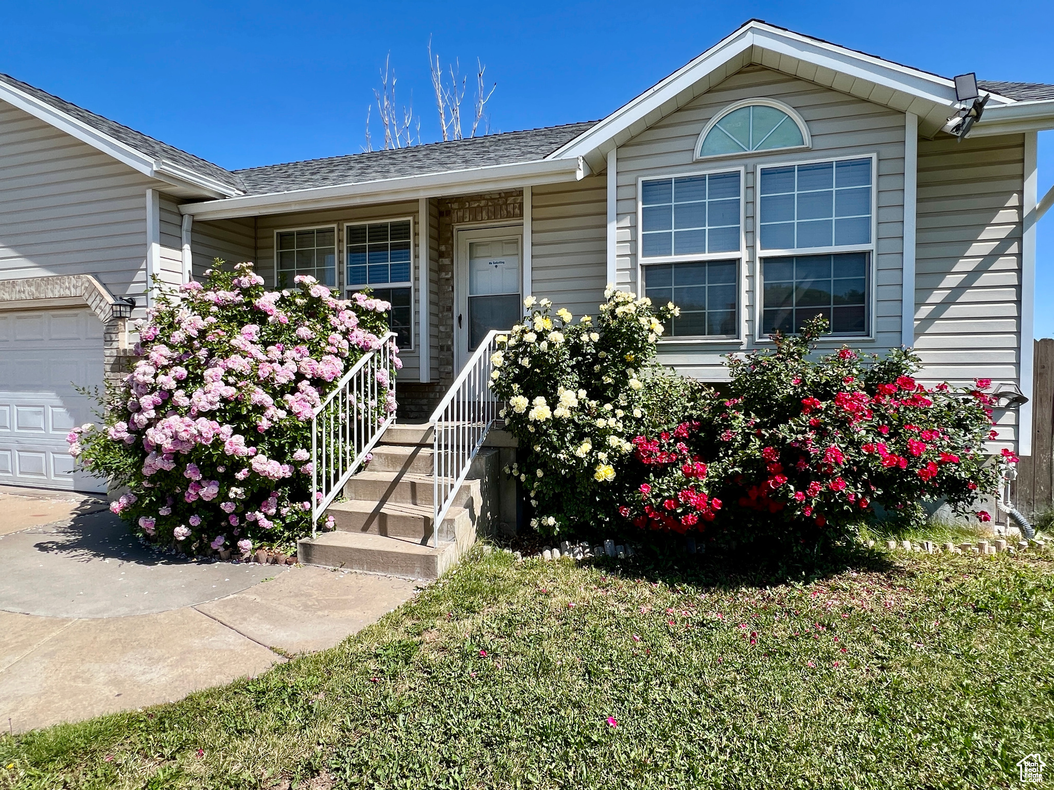 1174 W 1580 N