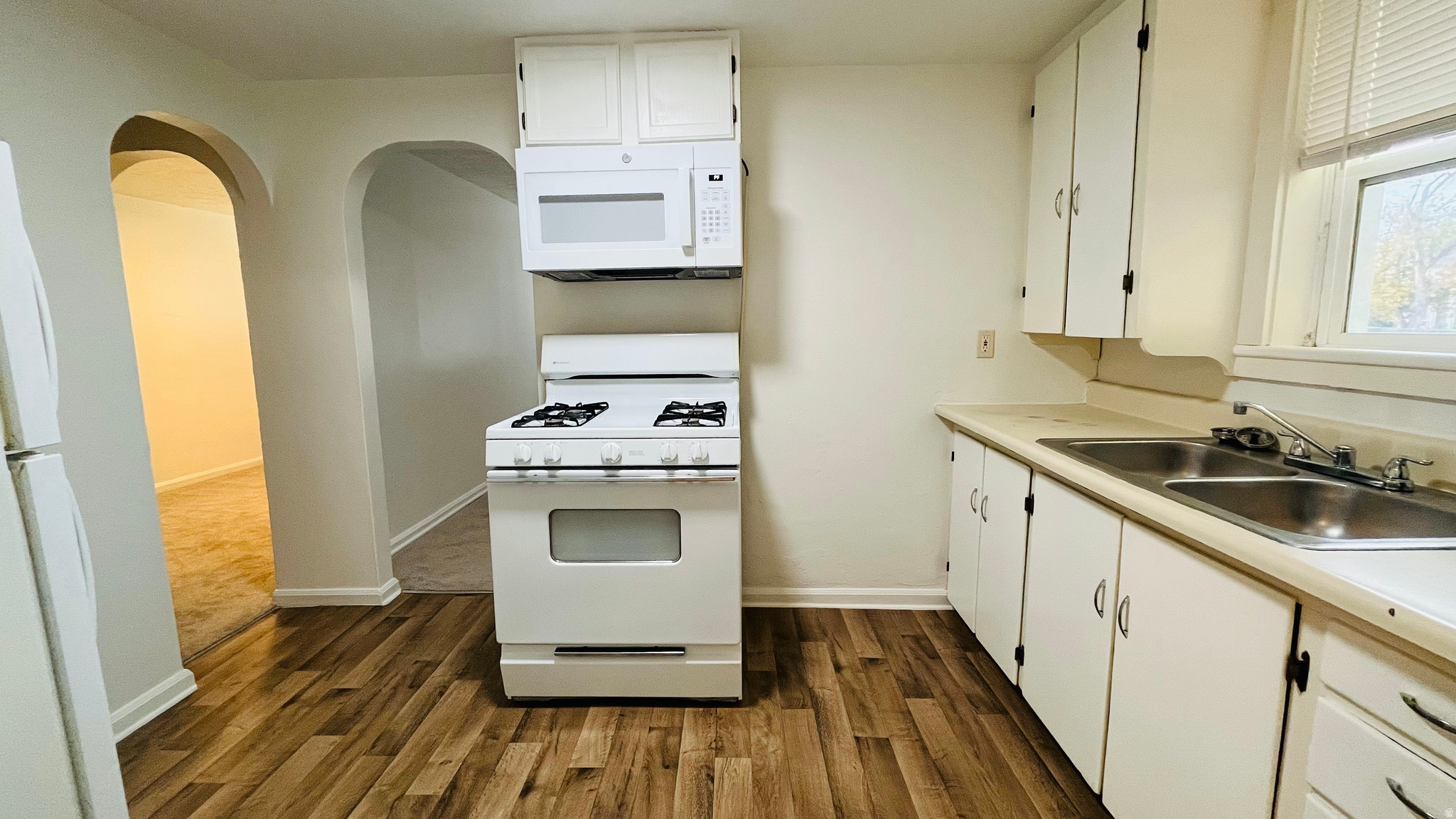 SCOTTSDALE SUB - Residential Income