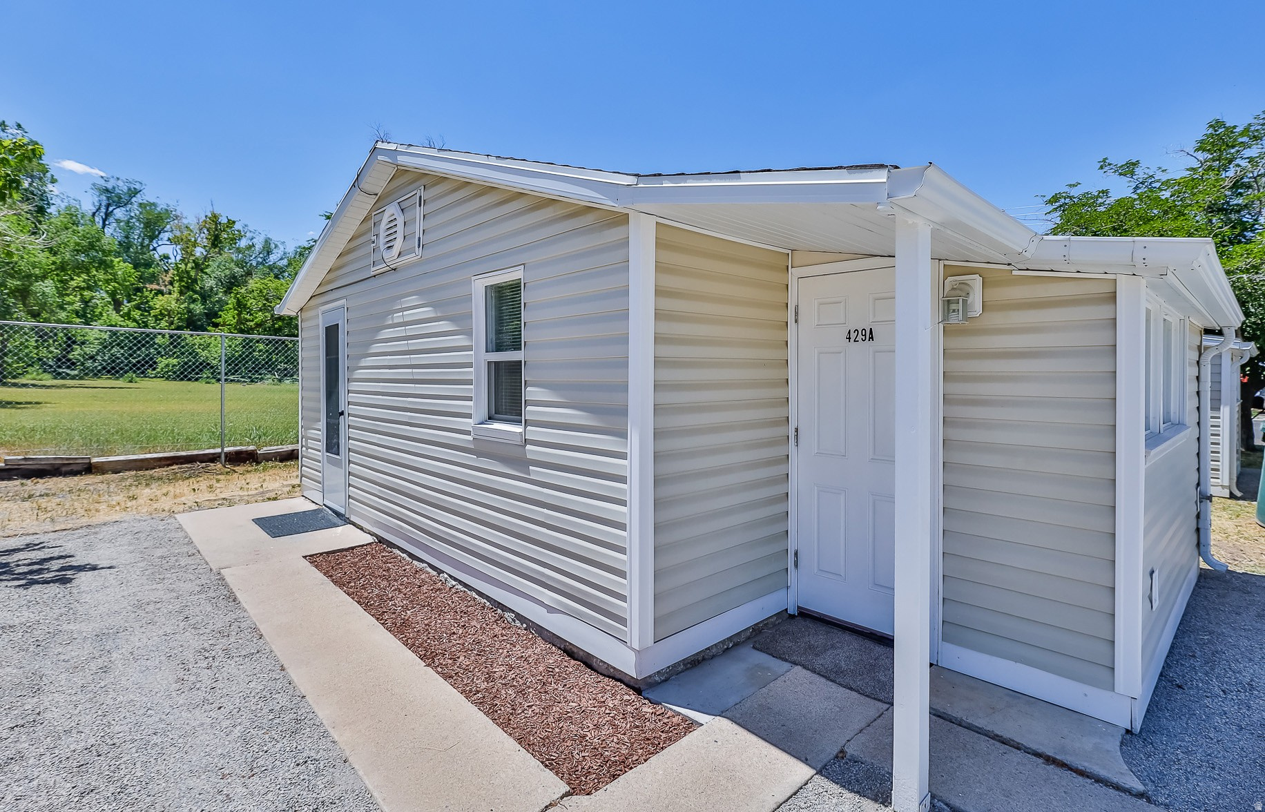 SCOTTSDALE SUB - Residential Income