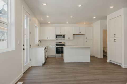 Tiny photo for 3070 N SUMMER WOOD DR #811, Eagle Mountain, UT 84005 (MLS # 2123516)