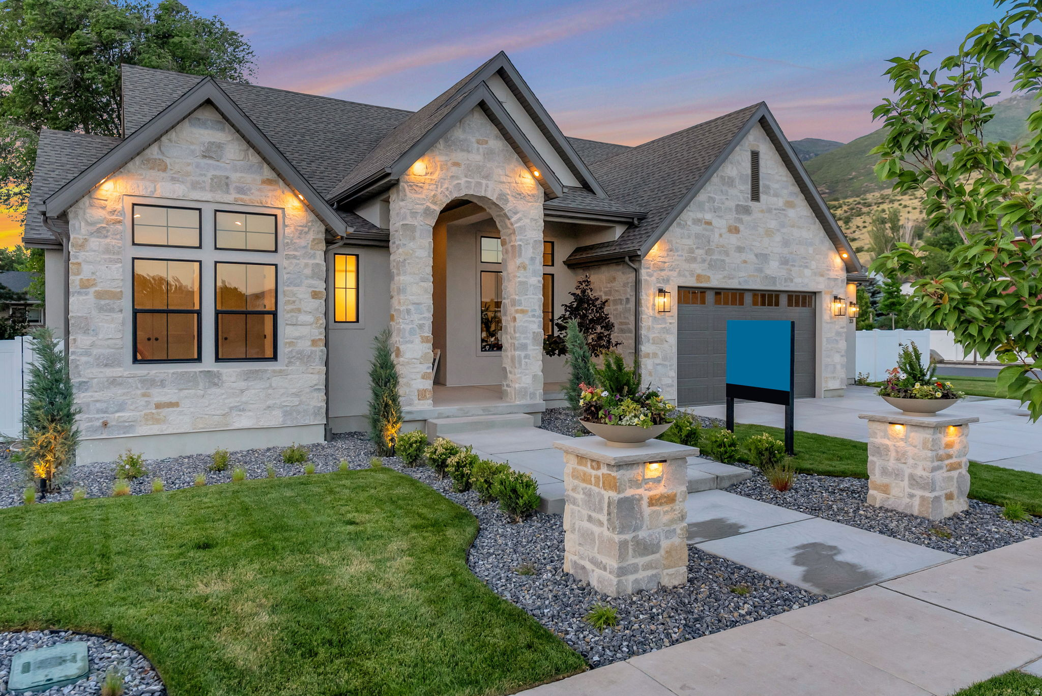 EASTRIDGE ESTATES - Residential