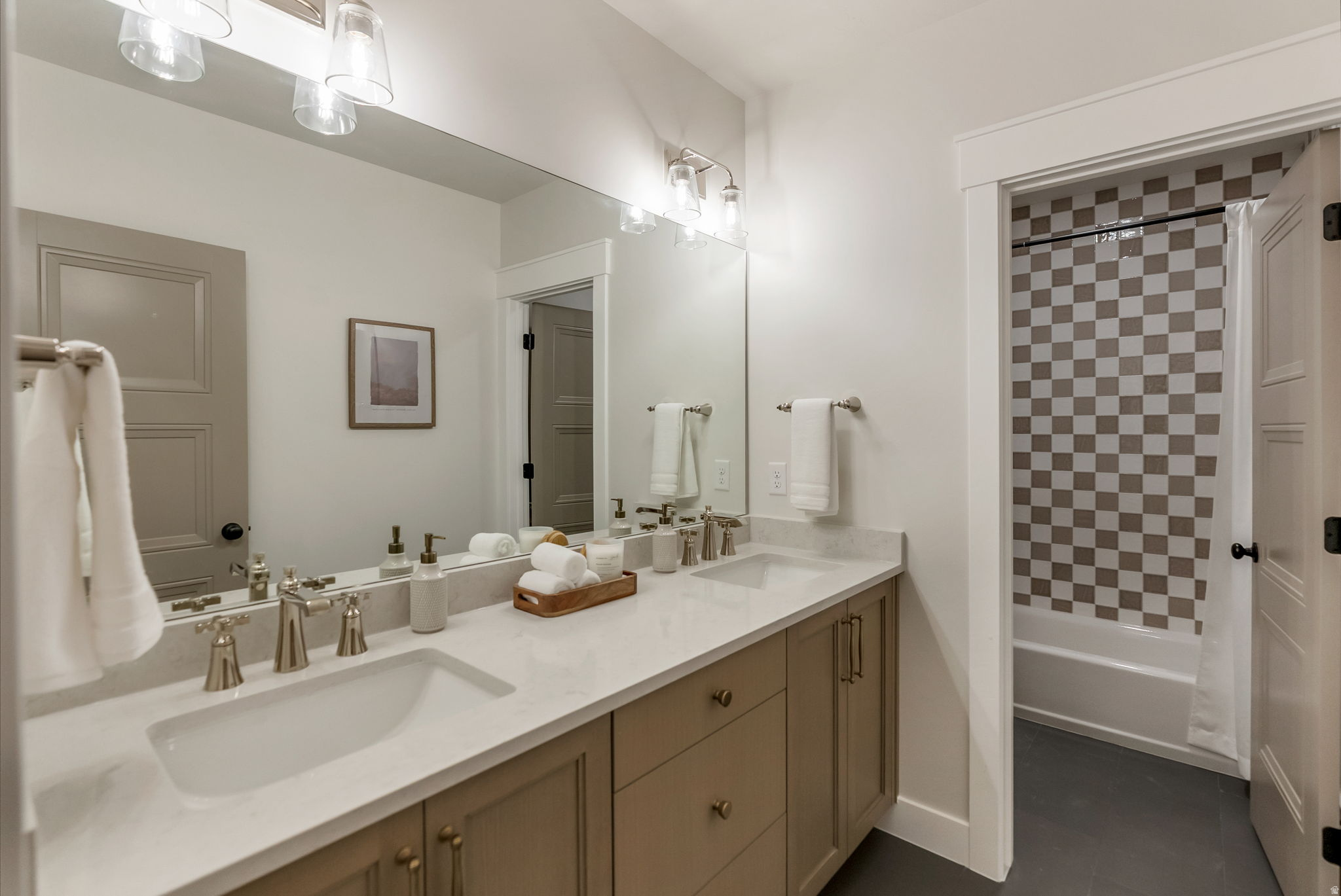 EASTRIDGE ESTATES - Residential