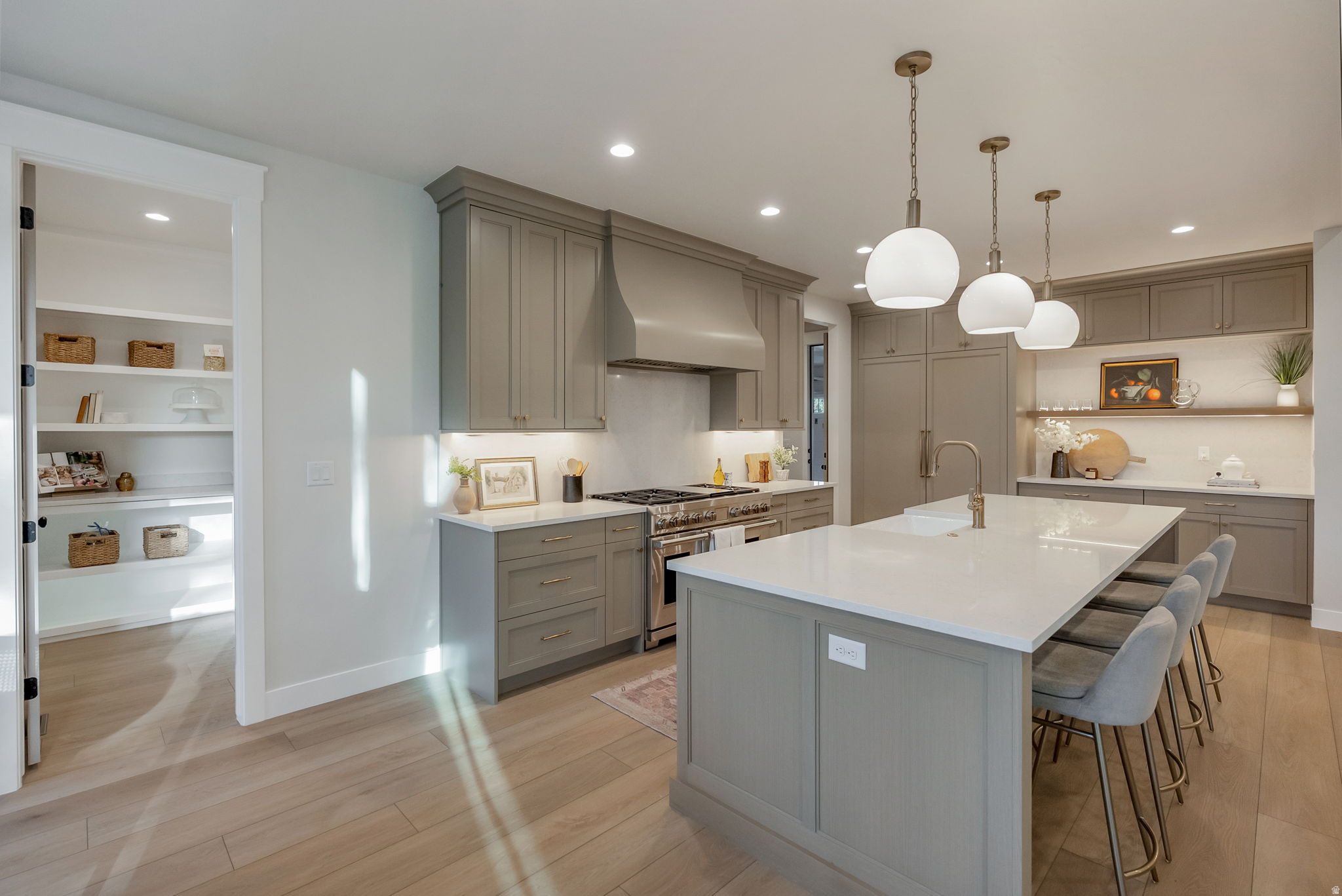 EASTRIDGE ESTATES - Residential