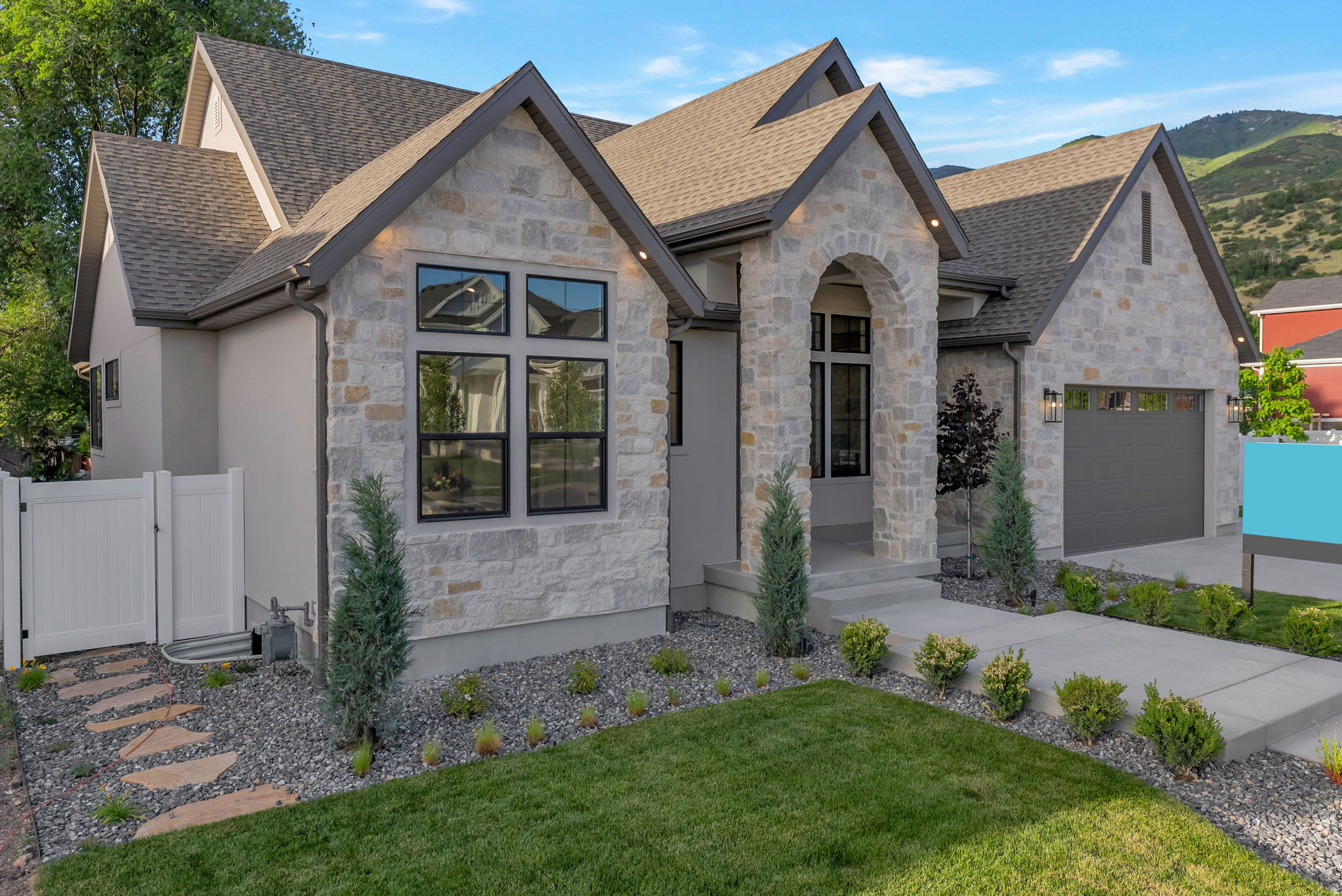 EASTRIDGE ESTATES - Residential