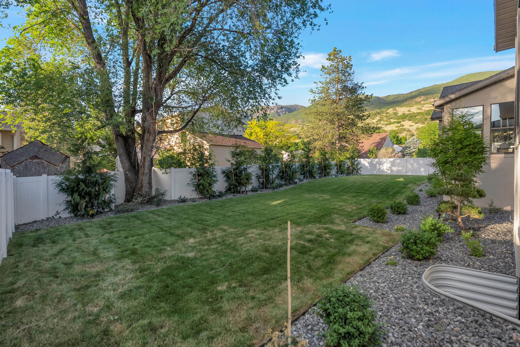 EASTRIDGE ESTATES - Residential