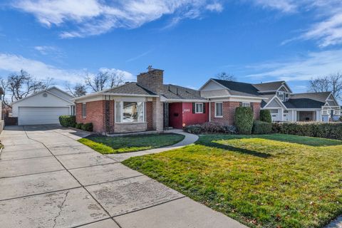 Photo of 2242 E KENSINGTON AVE S, Salt Lake City, UT 84108 (MLS # 2126536)