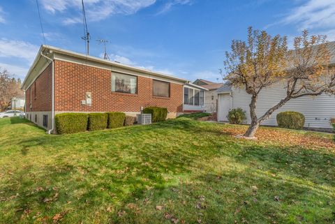Tiny photo for 2242 E KENSINGTON AVE S, Salt Lake City, UT 84108 (MLS # 2126536)