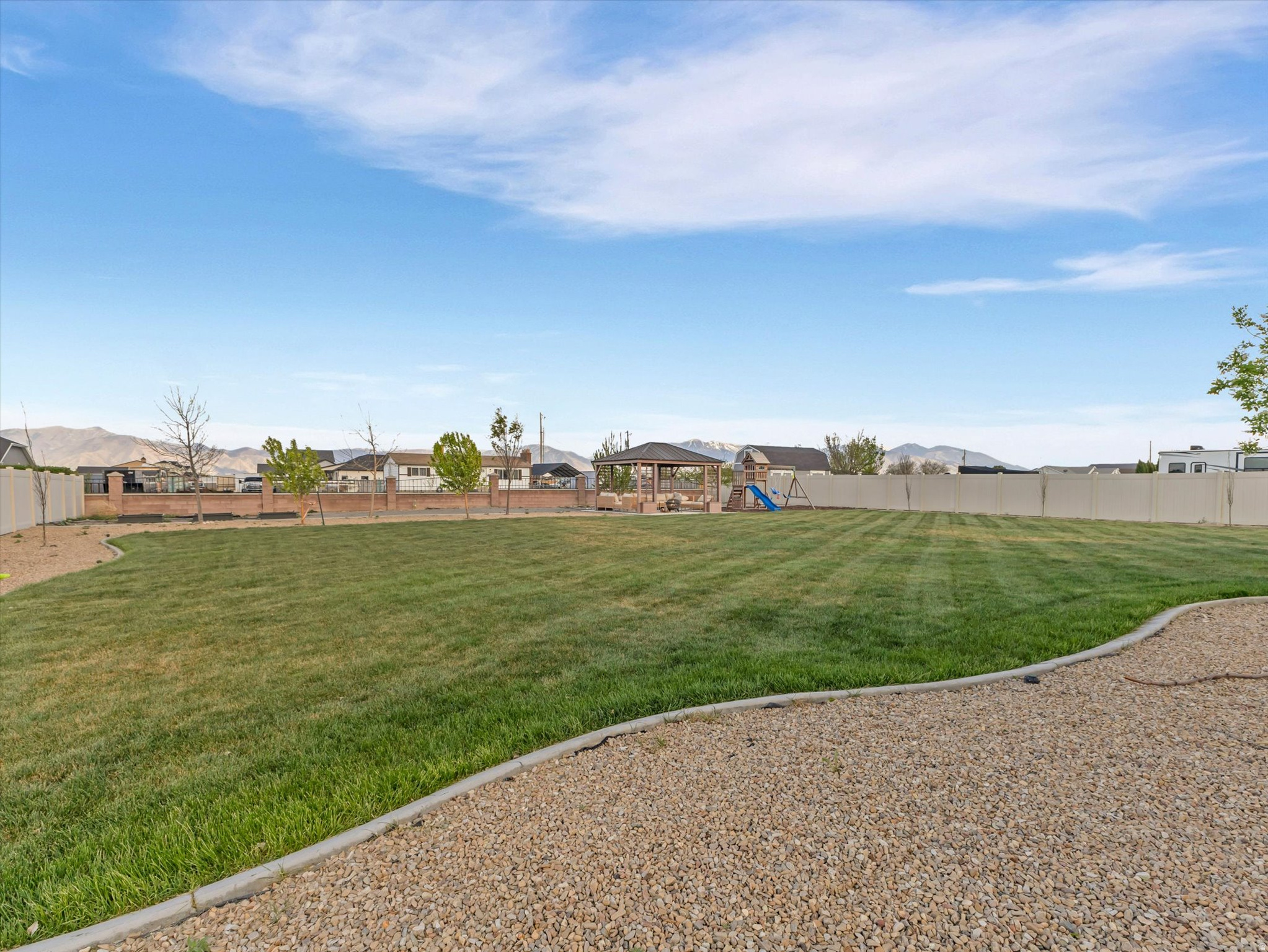 CARRIAGE CROSSING - Residential