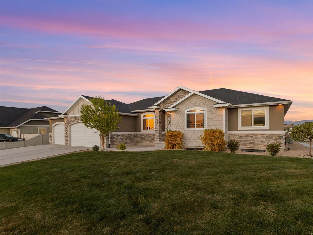 Photo of 413 S ROADSTER LN, Grantsville, UT 84029 (MLS # 2150631)