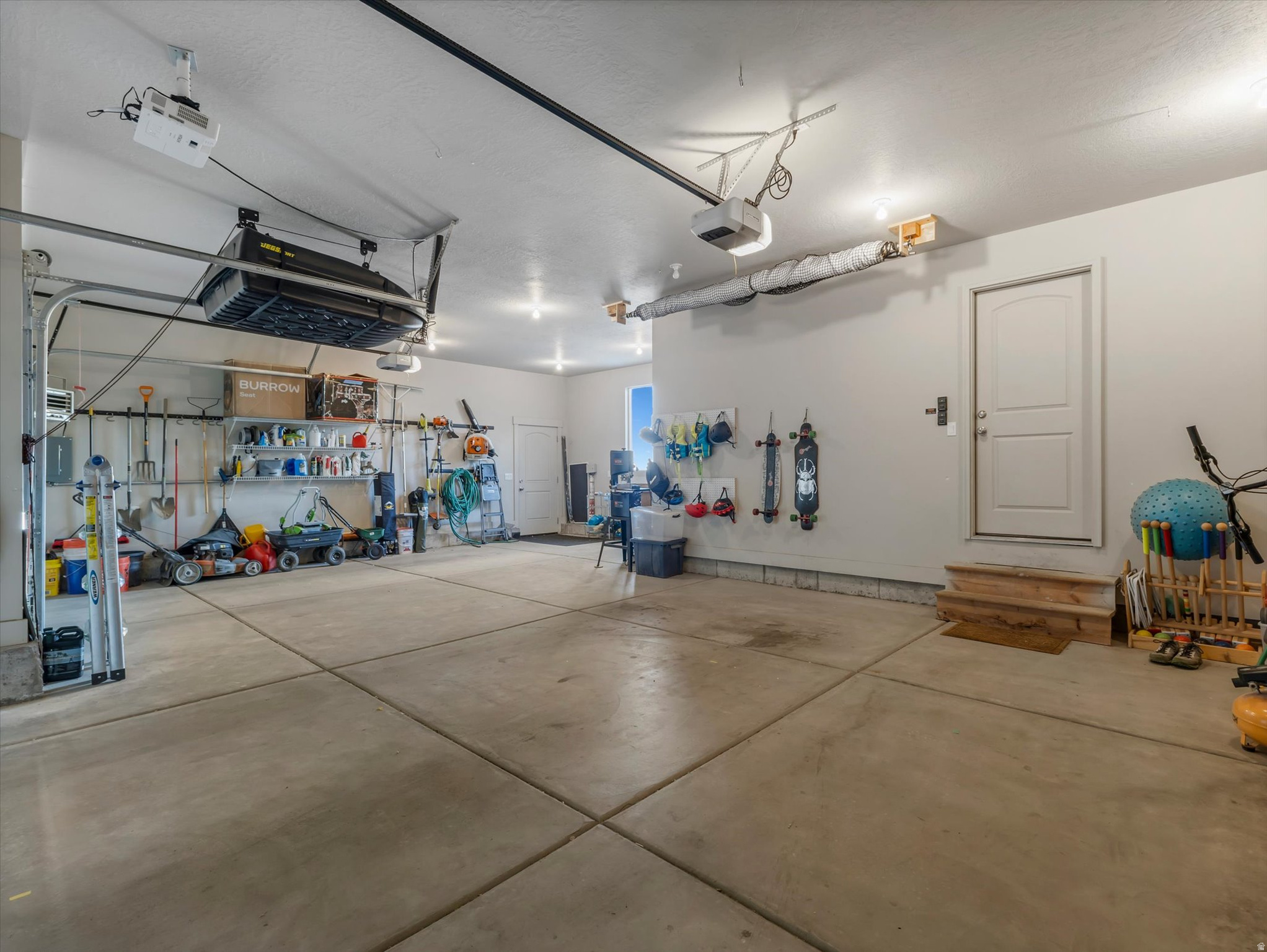 CARRIAGE CROSSING - Residential