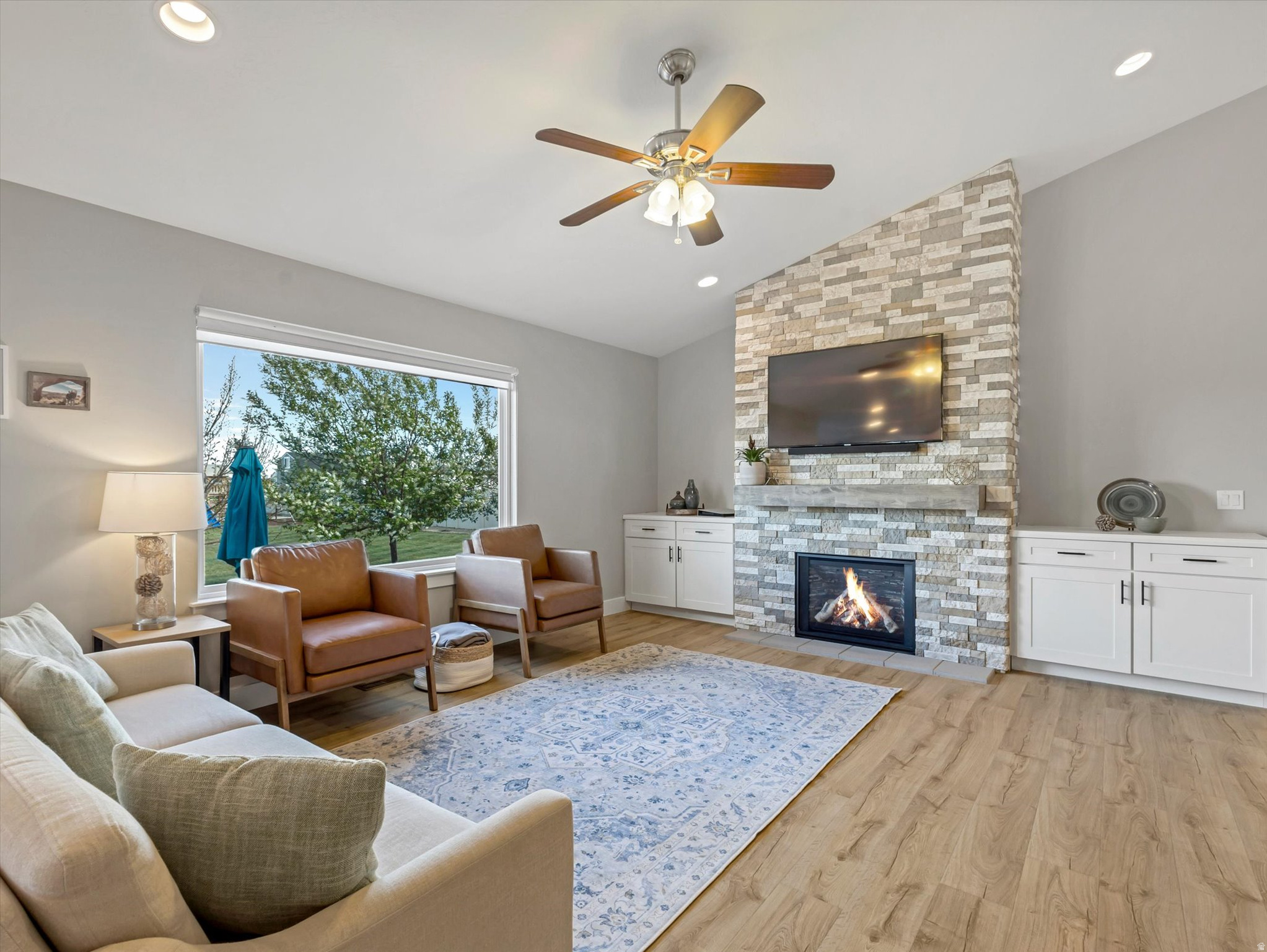 CARRIAGE CROSSING - Residential