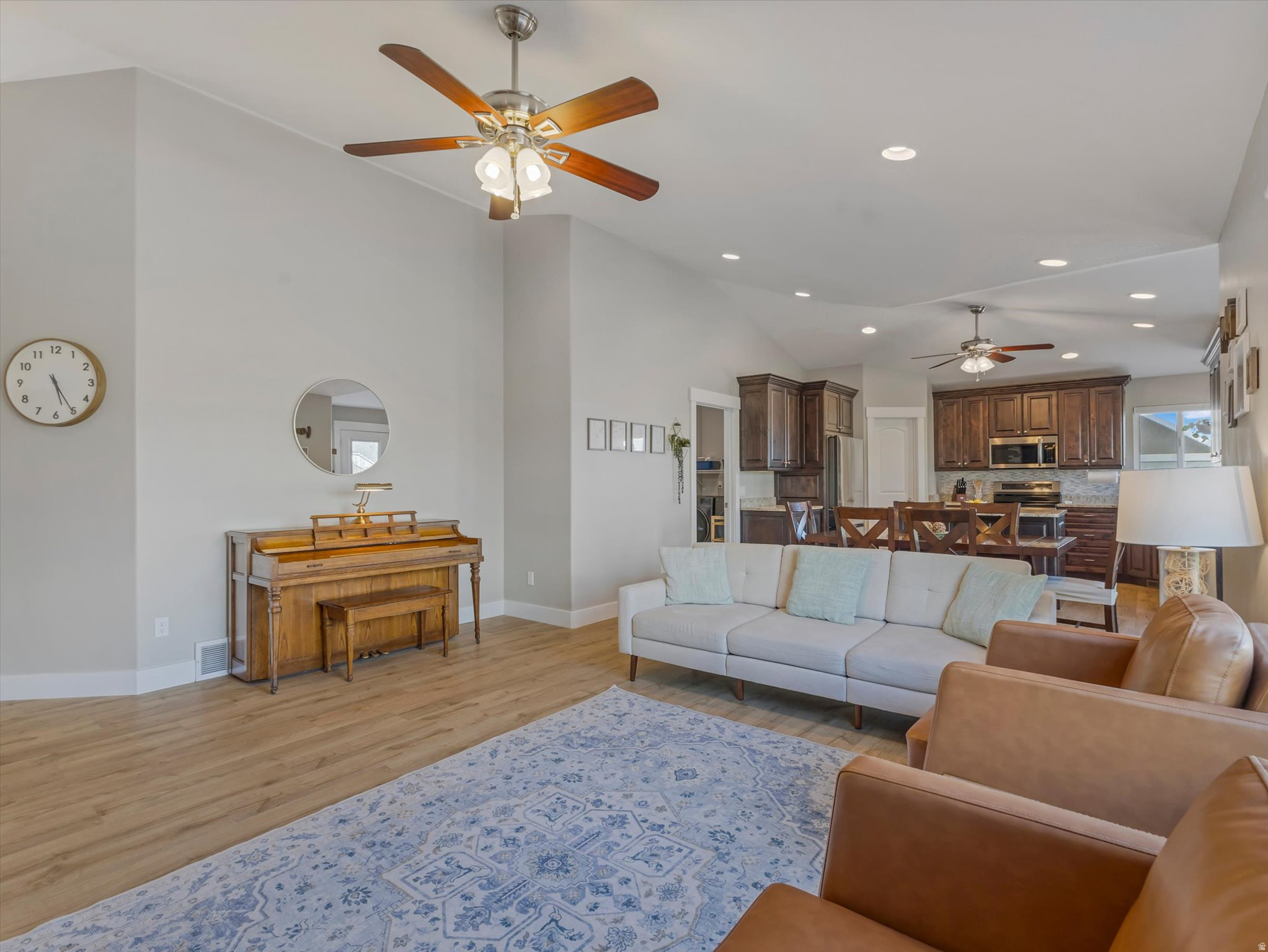 CARRIAGE CROSSING - Residential