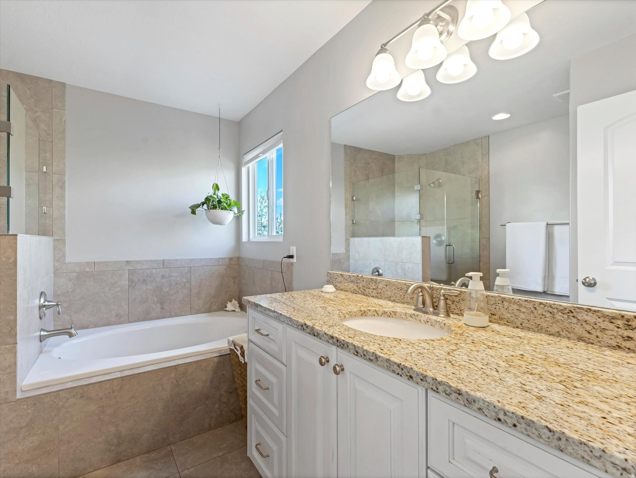 CARRIAGE CROSSING - Residential