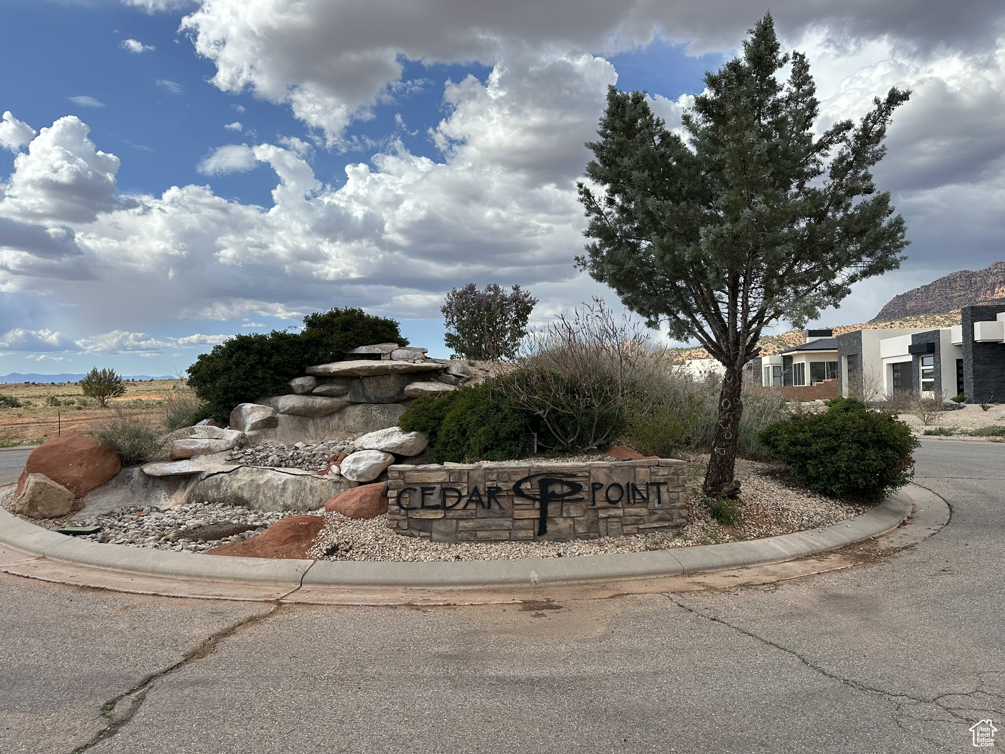 1131 E Red Sage Dr, Apple Valley, Utah image 3