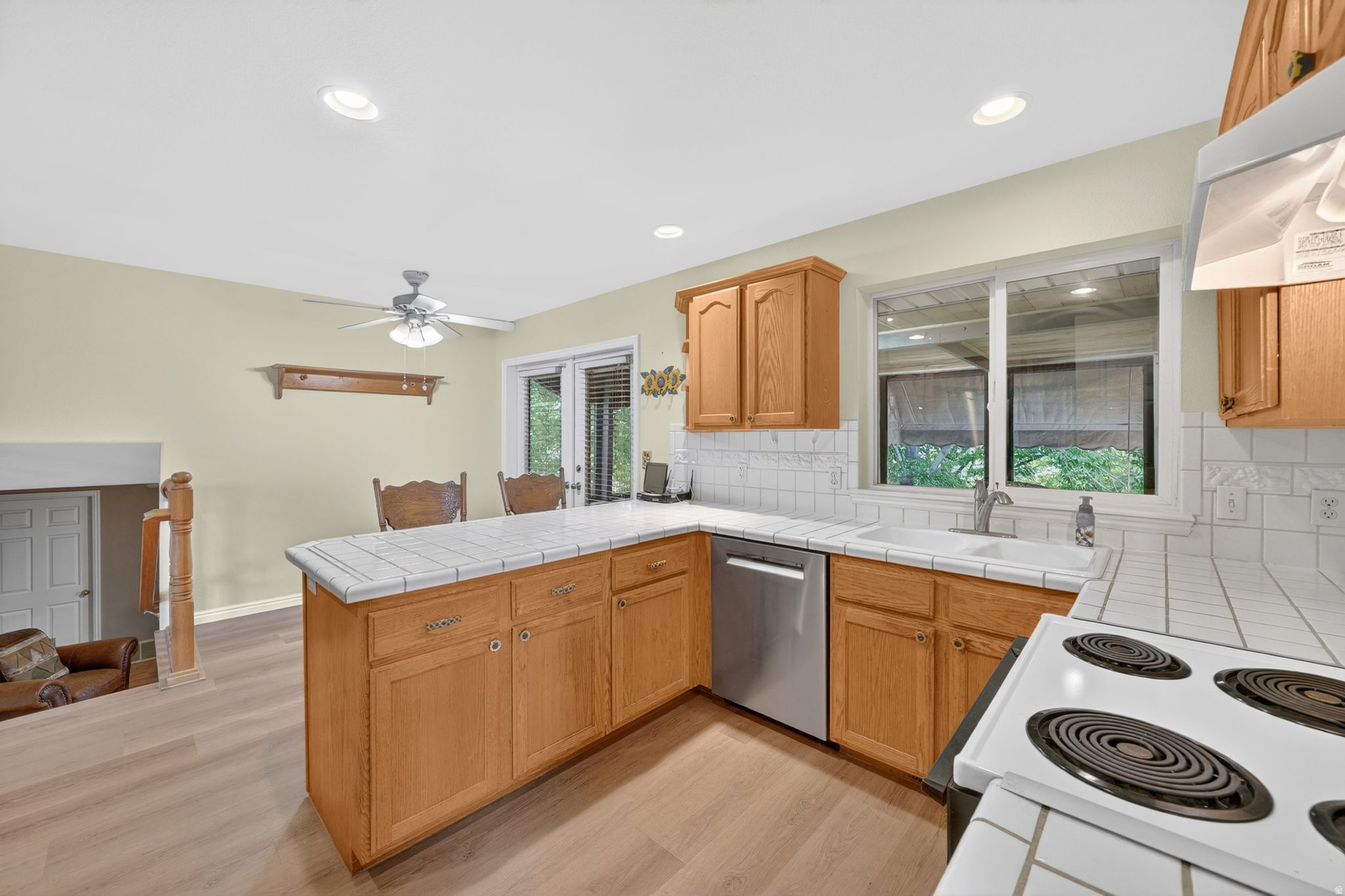 HOMETOWN RANCH - Residential