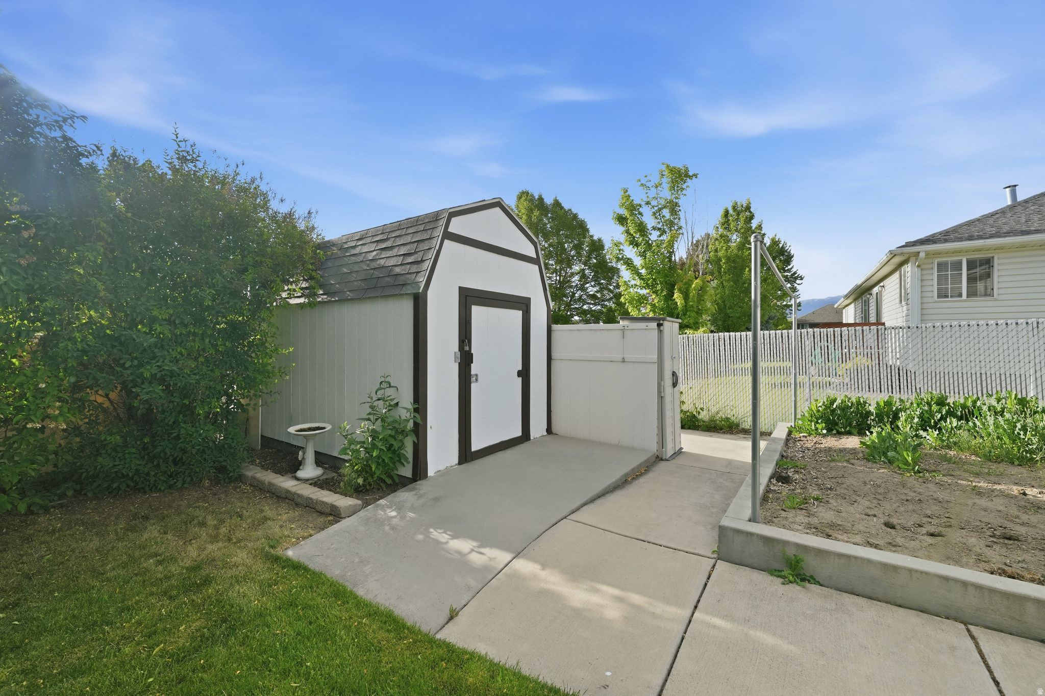 HOMETOWN RANCH - Residential