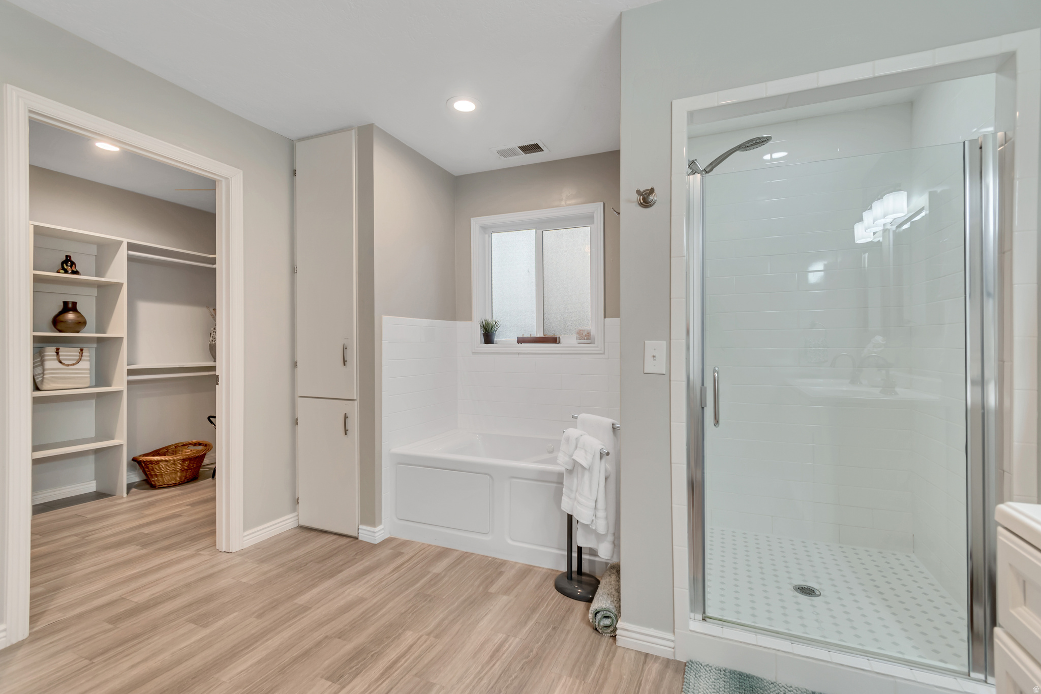 HILL CREST - Residential