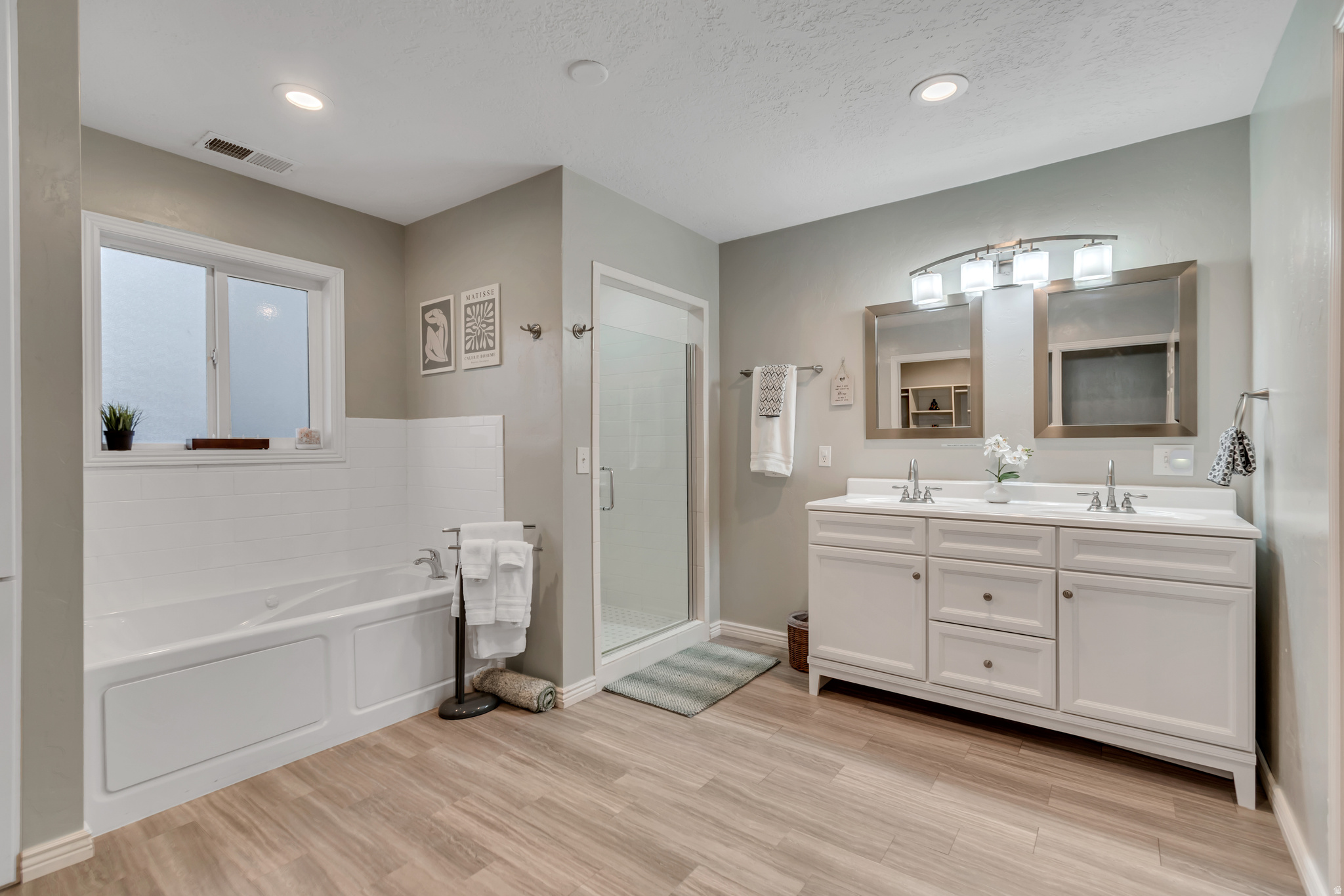 HILL CREST - Residential