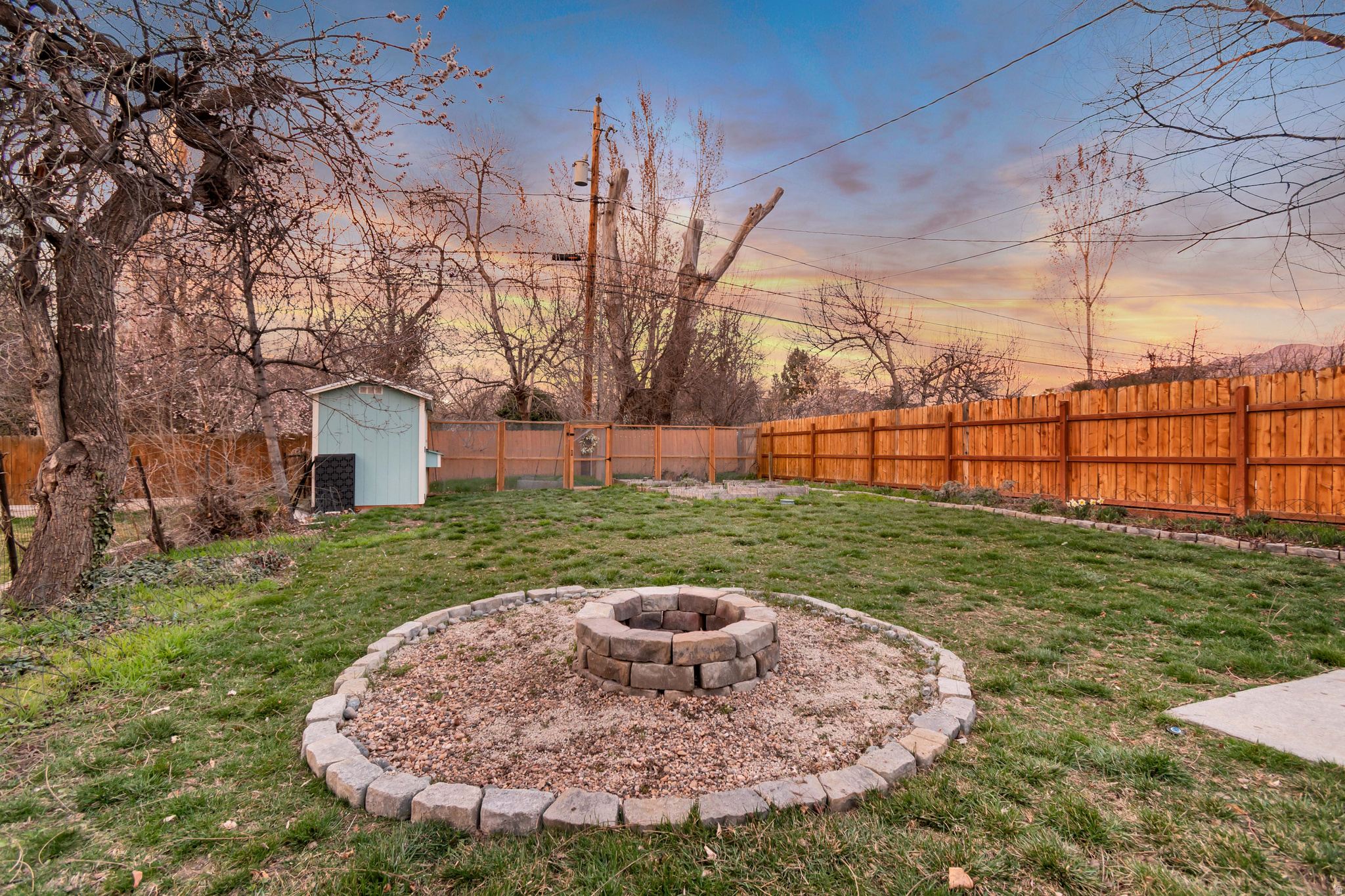 HILL CREST - Residential