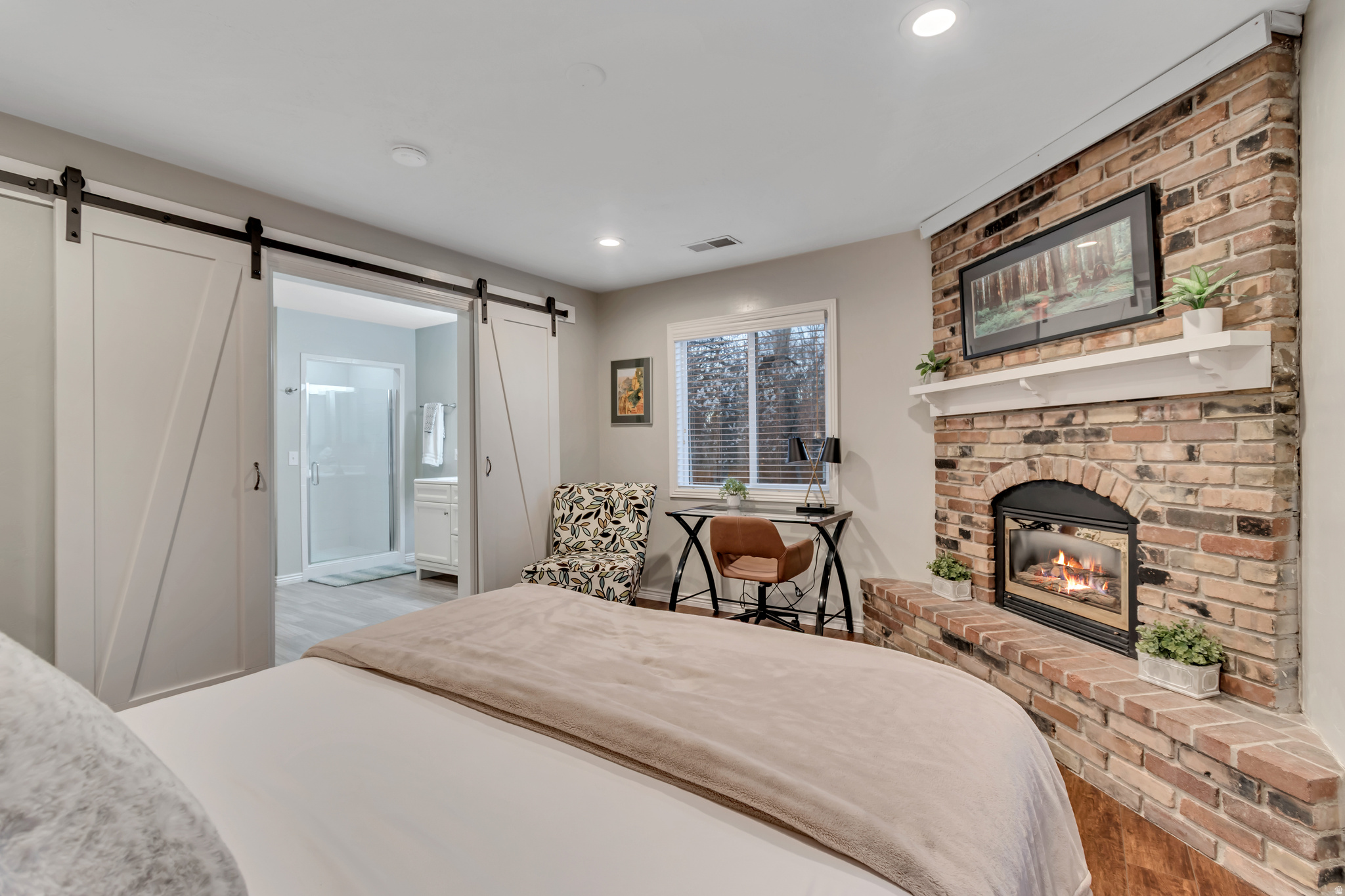 HILL CREST - Residential