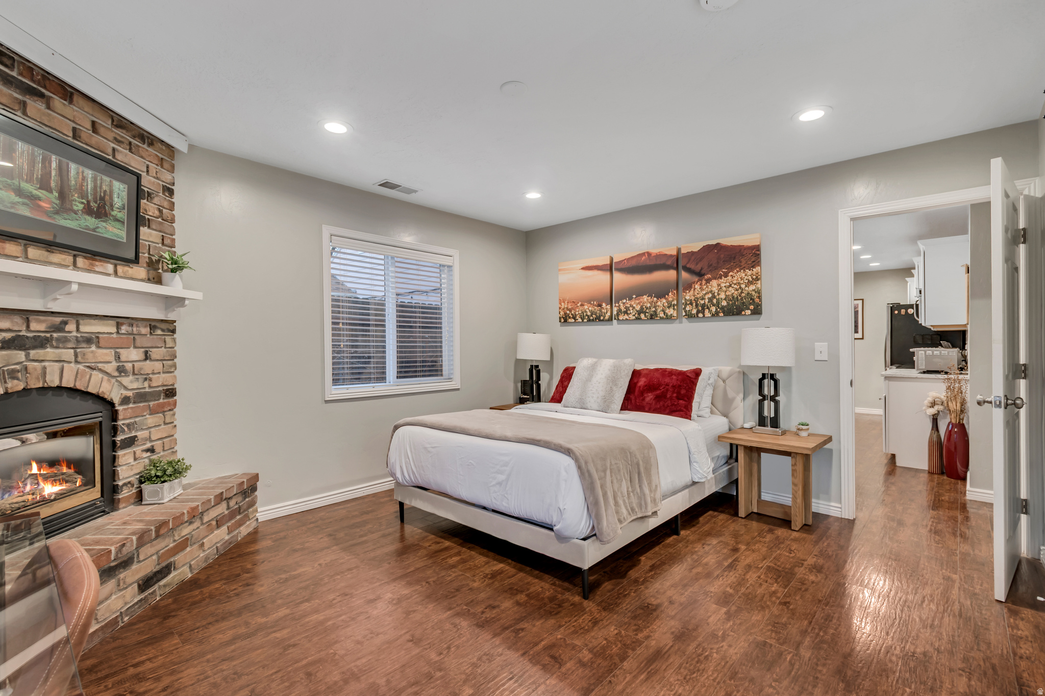 HILL CREST - Residential