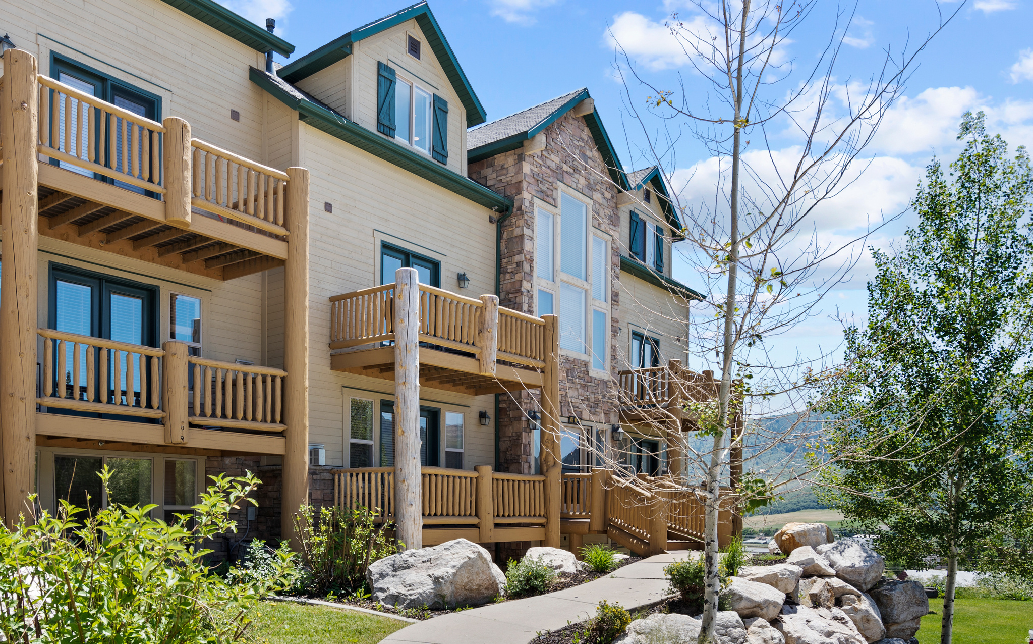 MOOSE HOLLOW - Residential