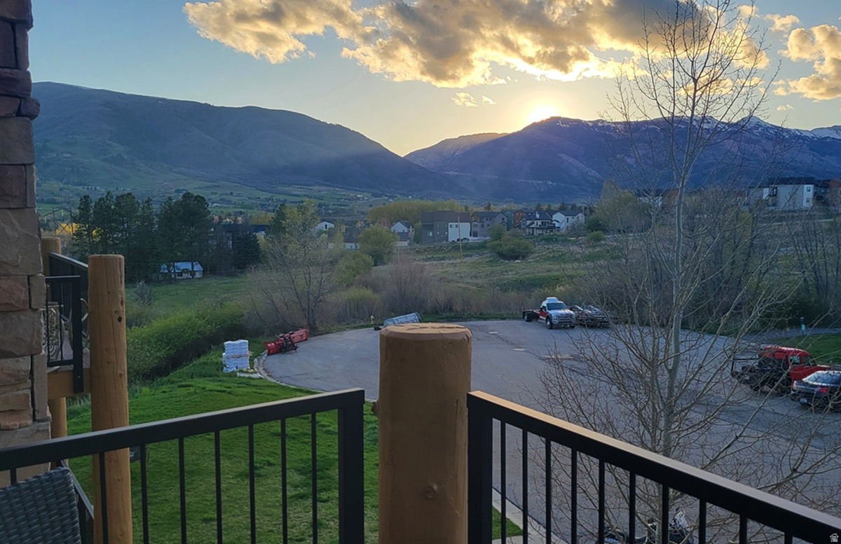 MOOSE HOLLOW - Residential