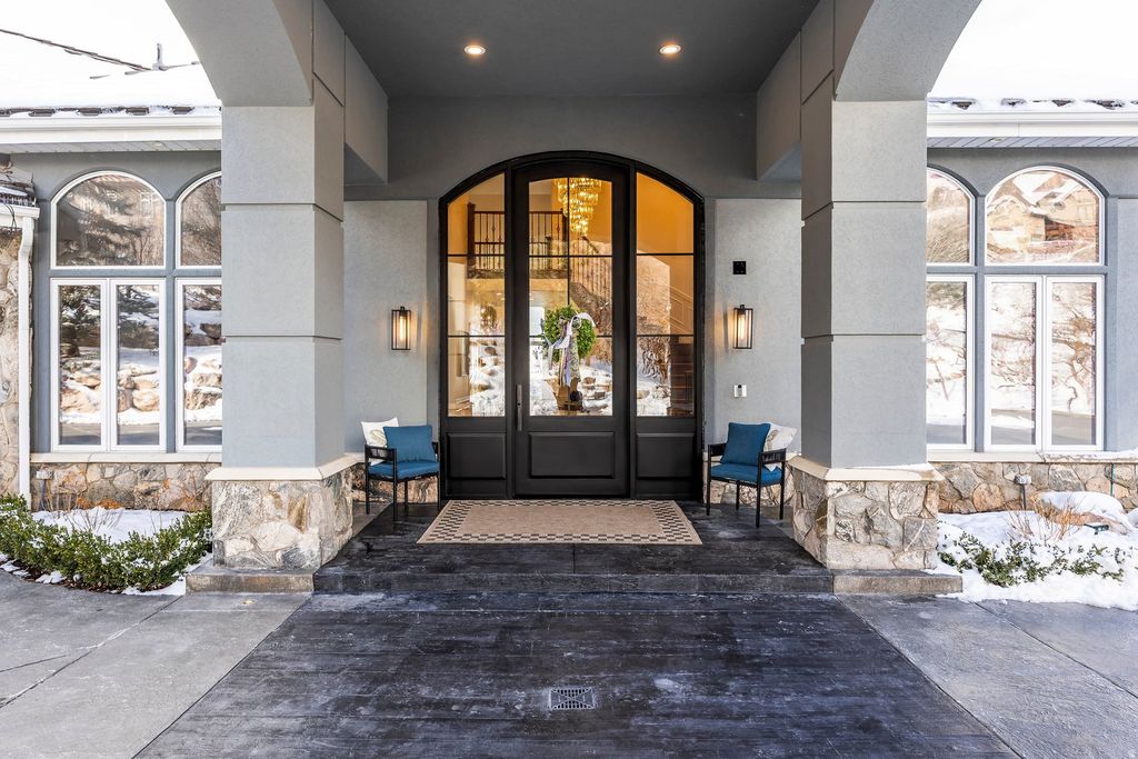 Photo of 1742 E RIDGE POINT DR S, Bountiful, UT 84010 (MLS # 2142509)