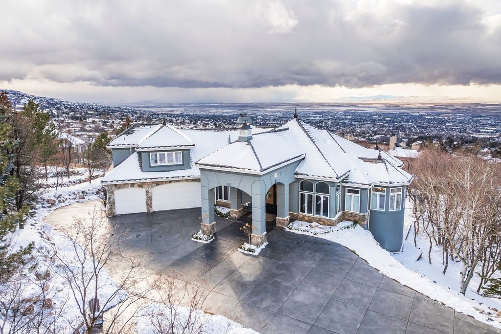 Photo of 1742 E RIDGE POINT DR S, Bountiful, UT 84010 (MLS # 2142509)