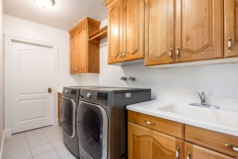 Tiny photo for 1742 E RIDGE POINT DR S, Bountiful, UT 84010 (MLS # 2142509)
