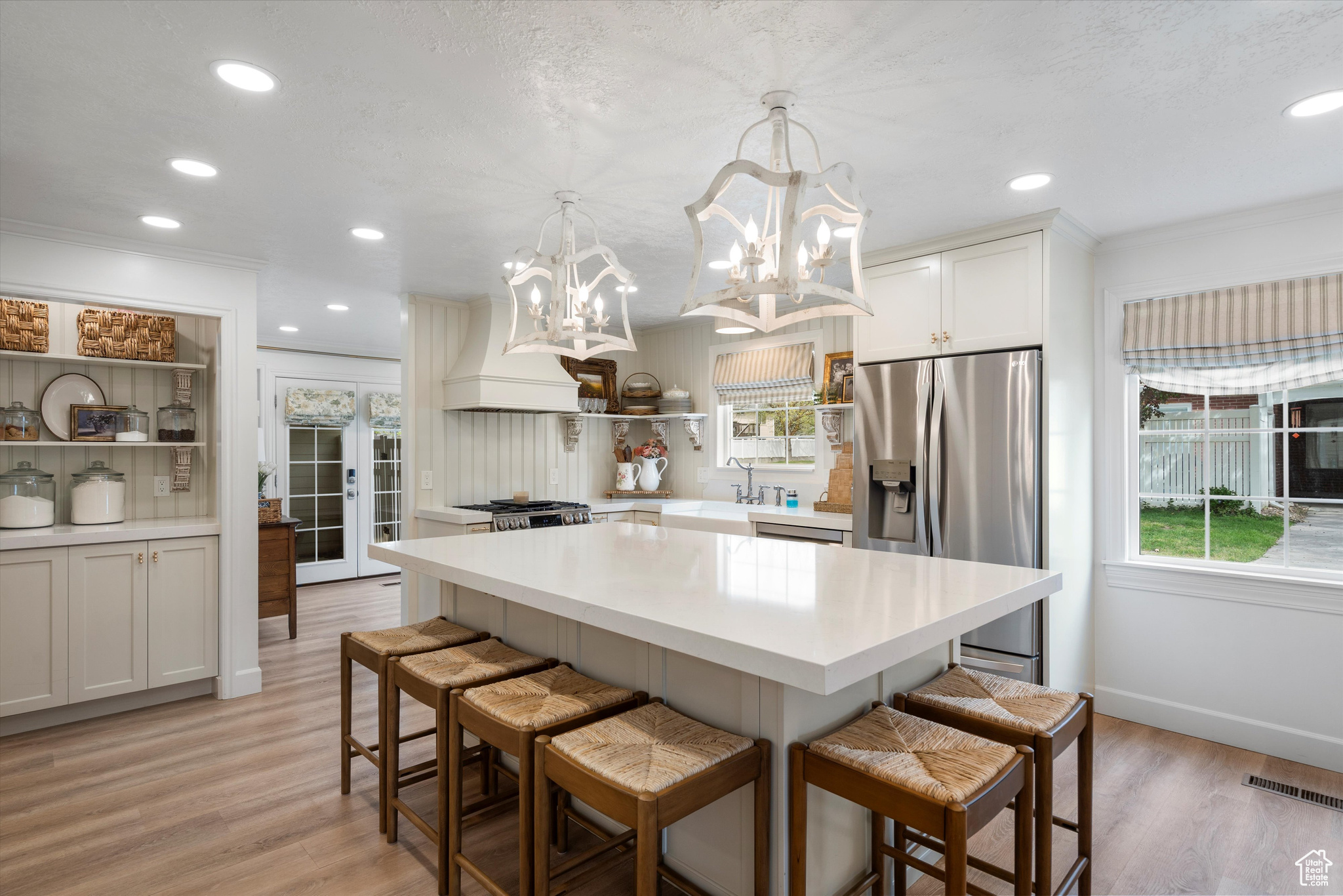 128 W Pheasantbrook Cir, Centerville, Utah image 1