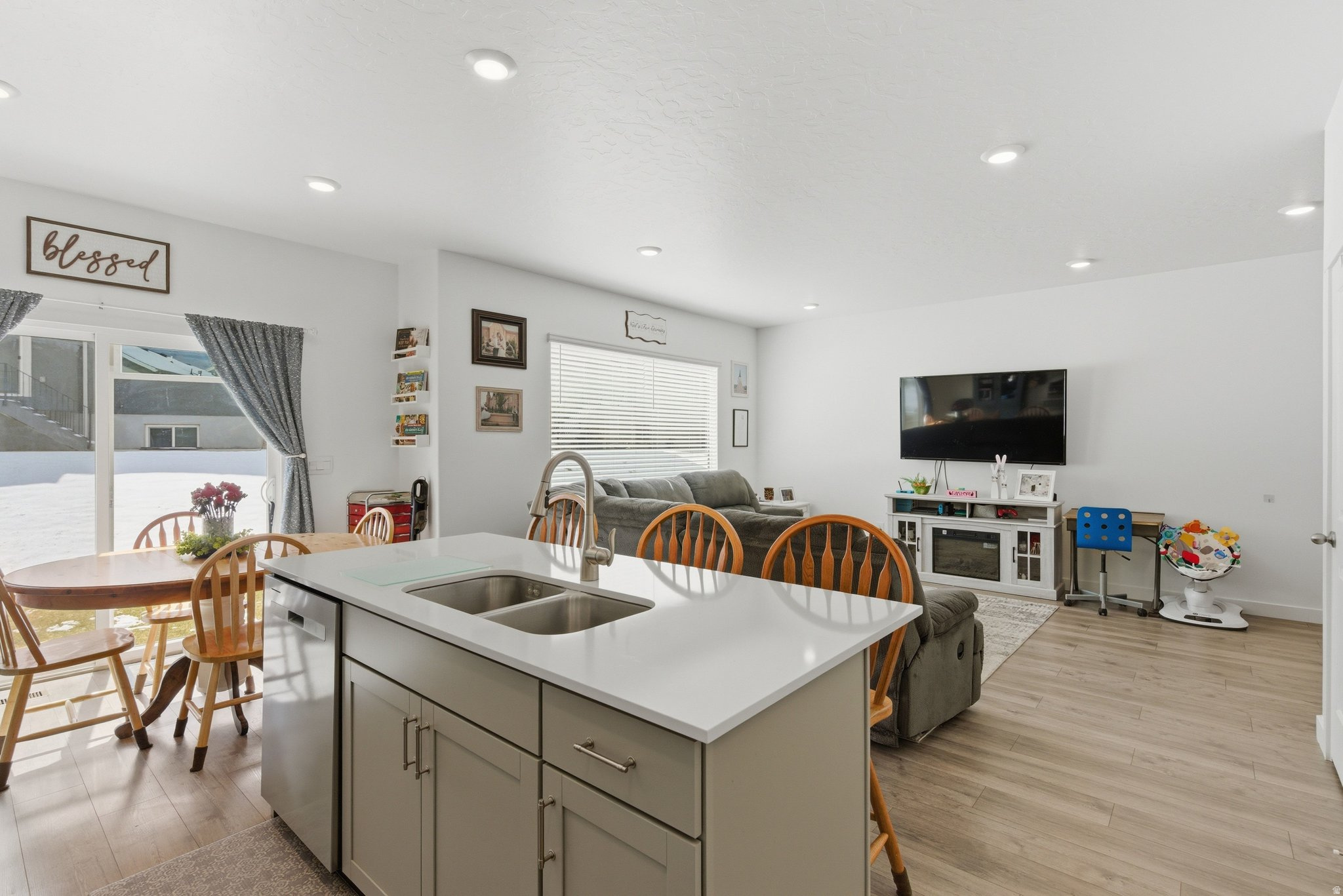 FOOTHILL VILLAGE - Residential