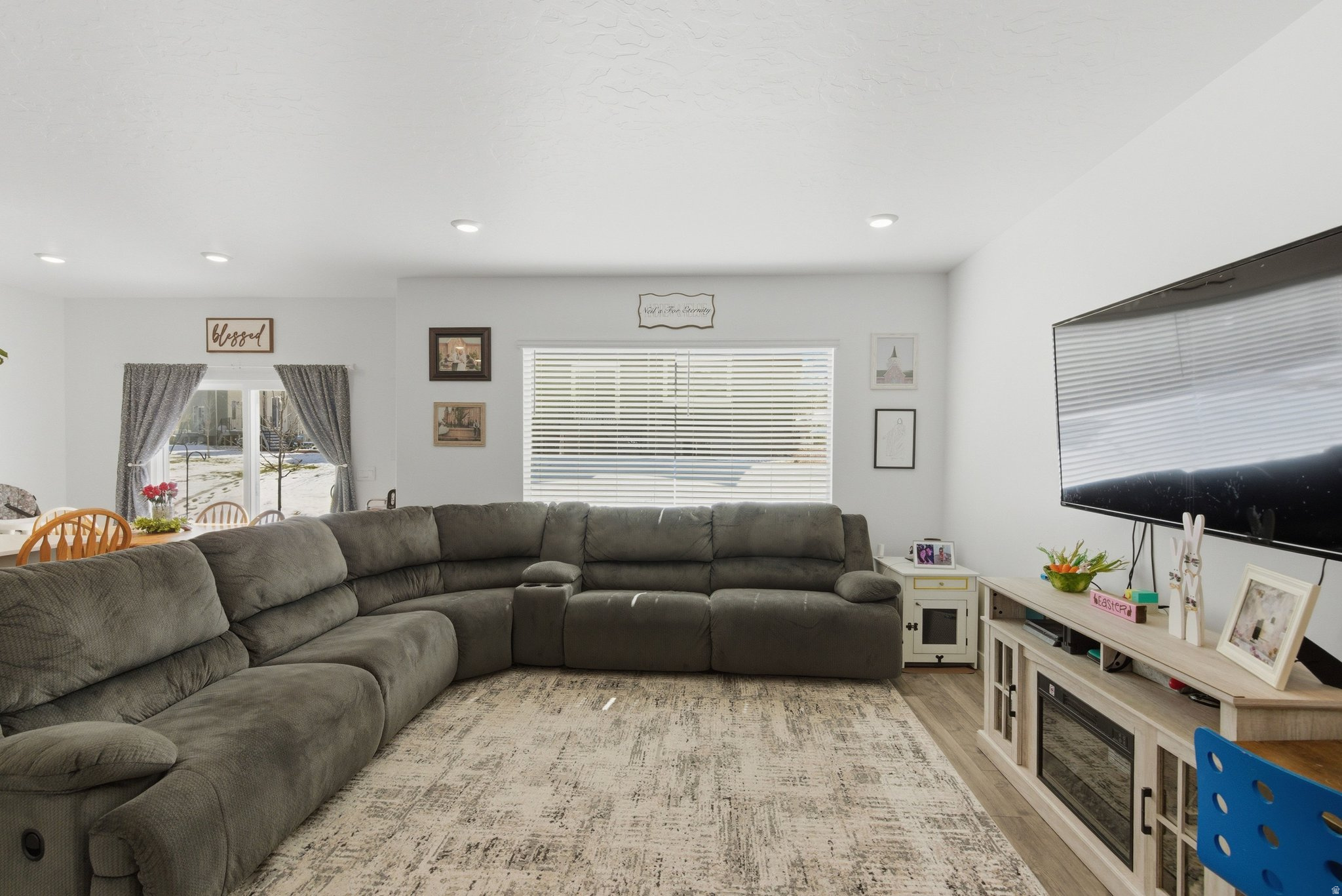 FOOTHILL VILLAGE - Residential