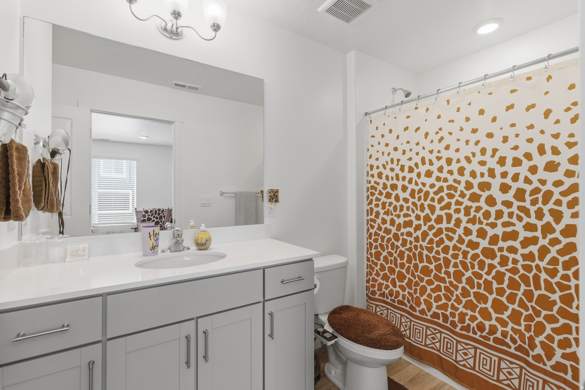 FOOTHILL VILLAGE - Residential