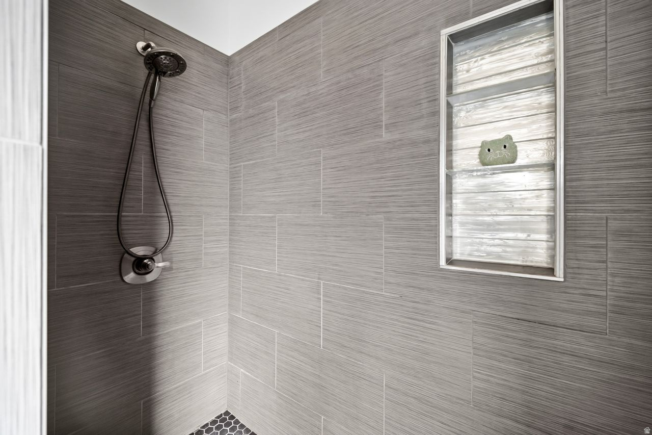 SANDY WOODS PARK - Residential