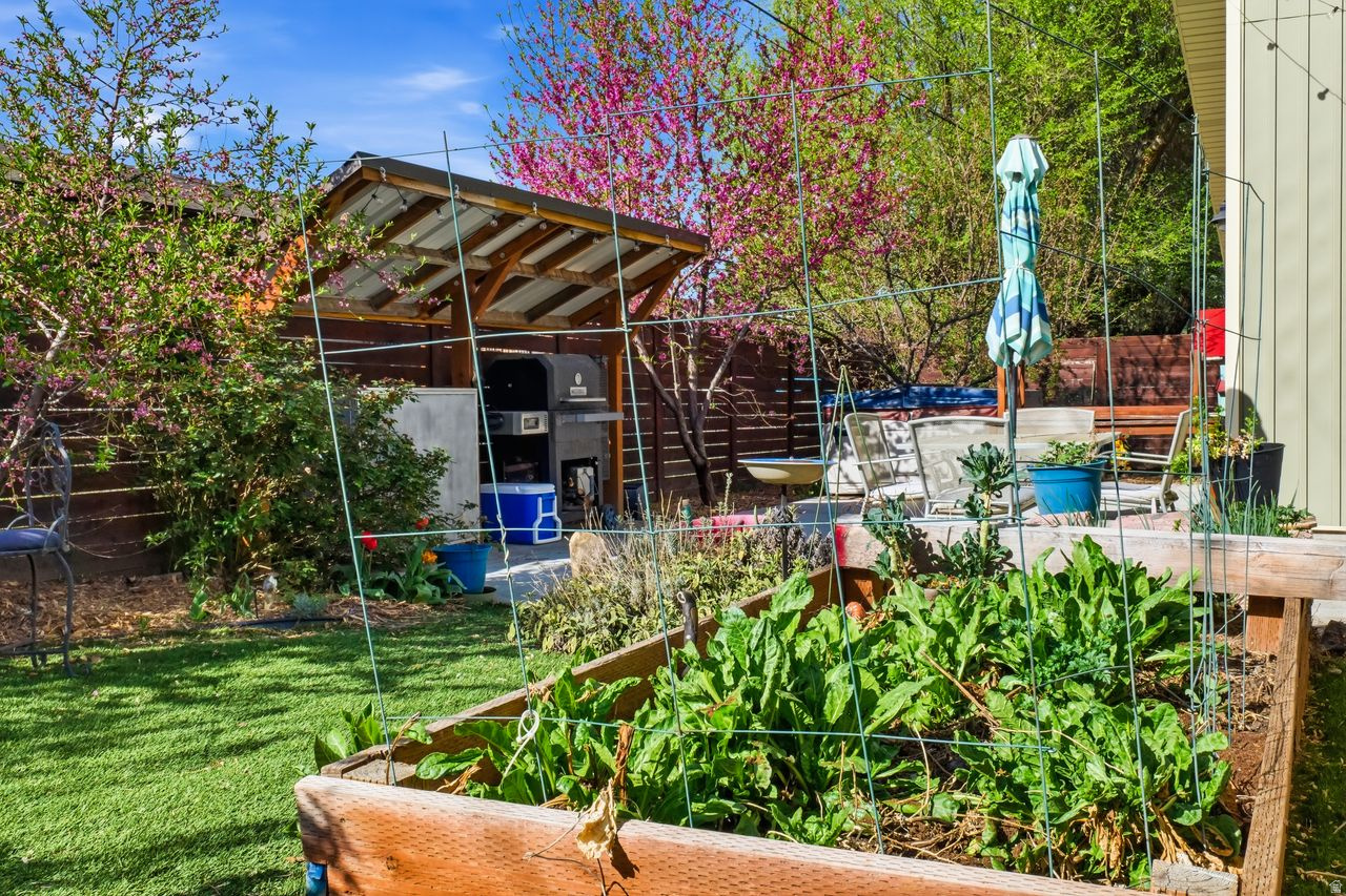 SANDY WOODS PARK - Residential