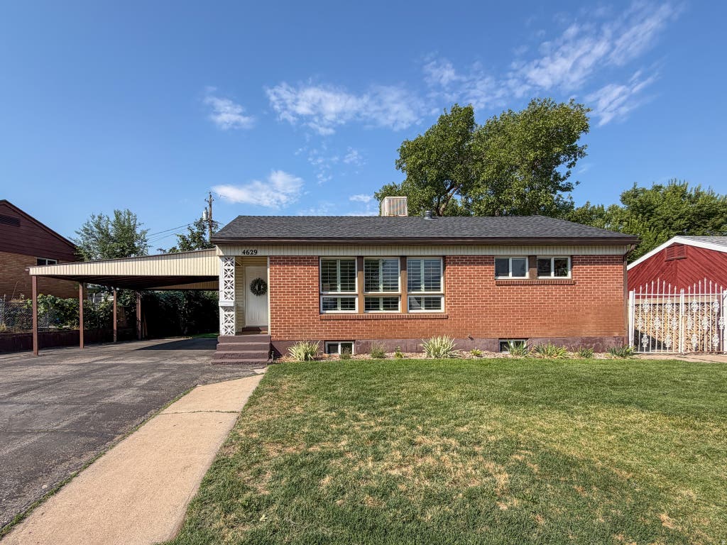 Photo of 4629 S 200 W, Washington Terrace, UT 84405 (MLS # 2179611)