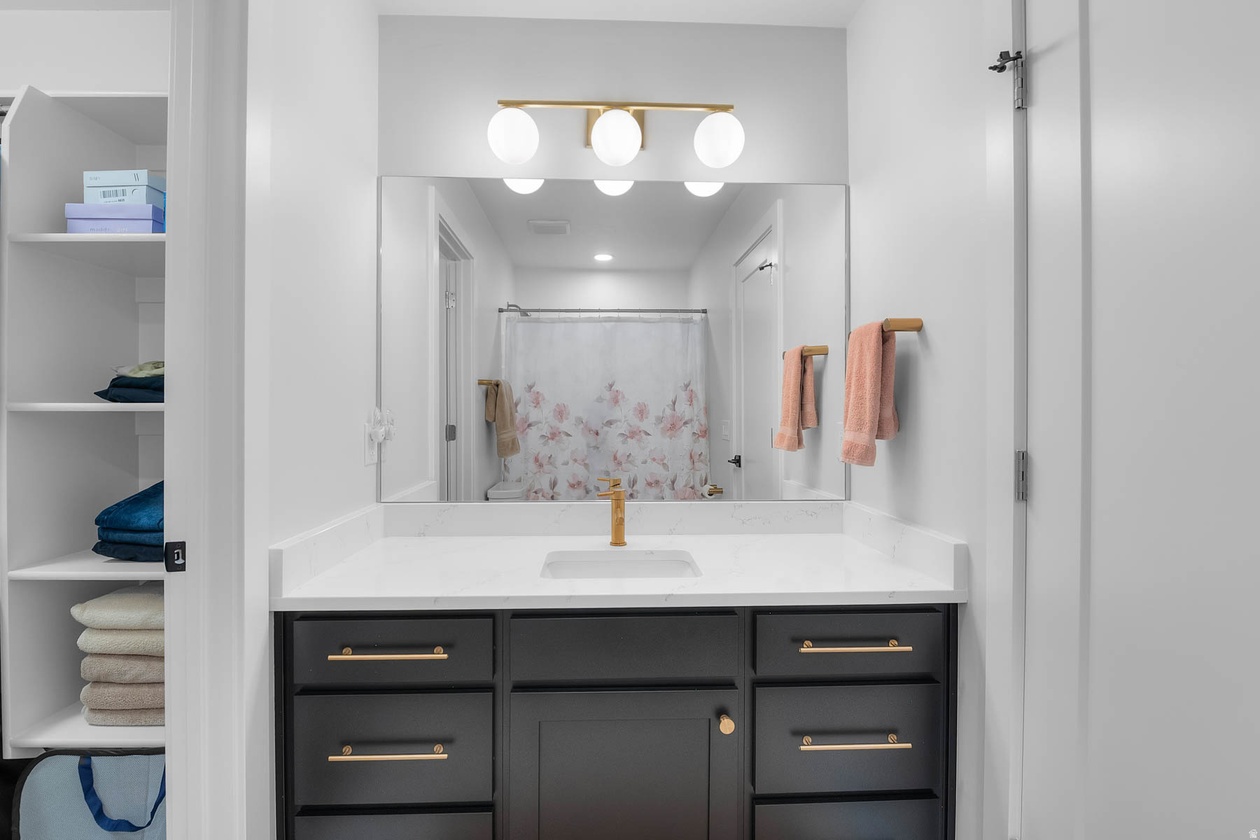 THE GEORGES CONDOMINIUM - Residential