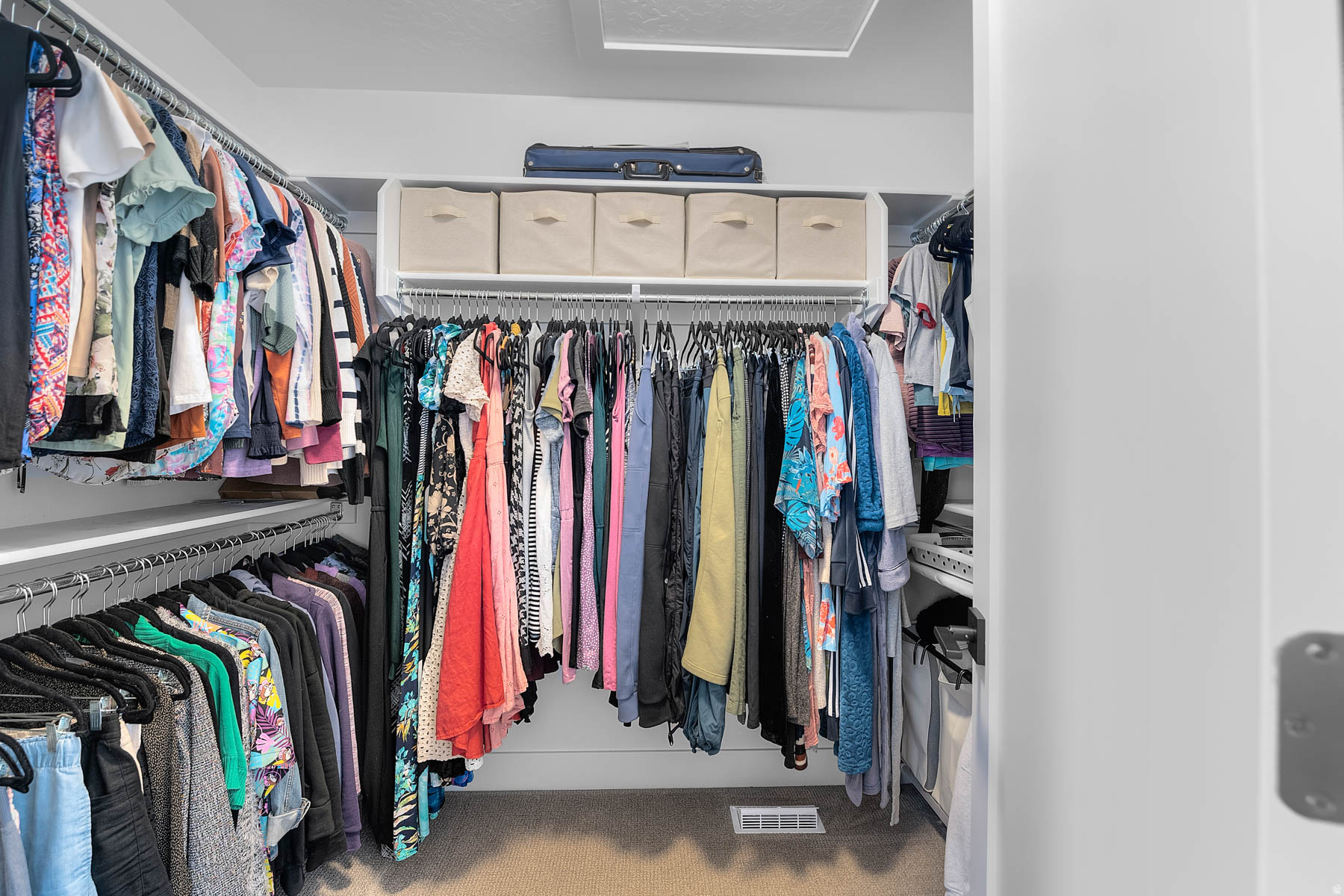 THE GEORGES CONDOMINIUM - Residential