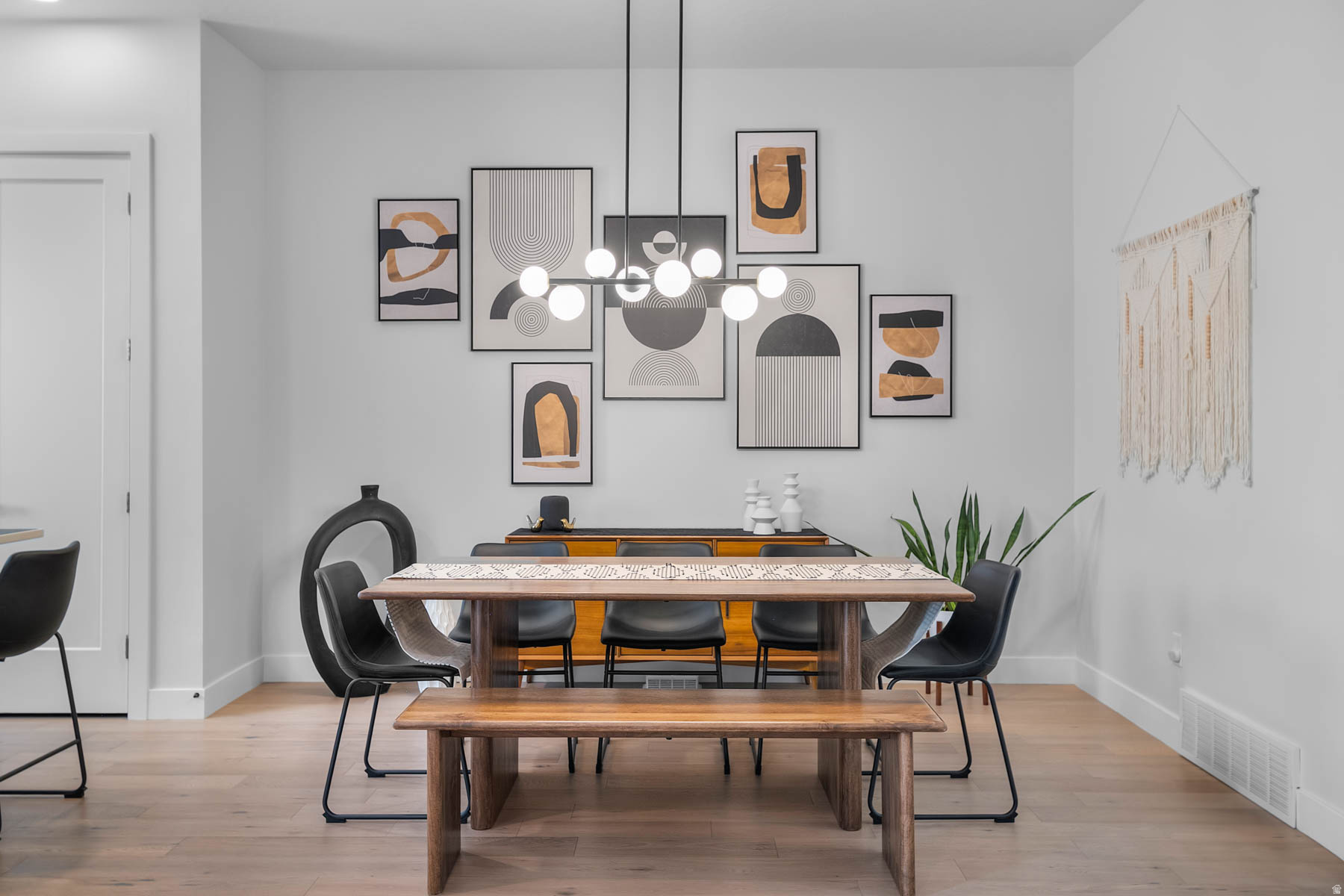 THE GEORGES CONDOMINIUM - Residential